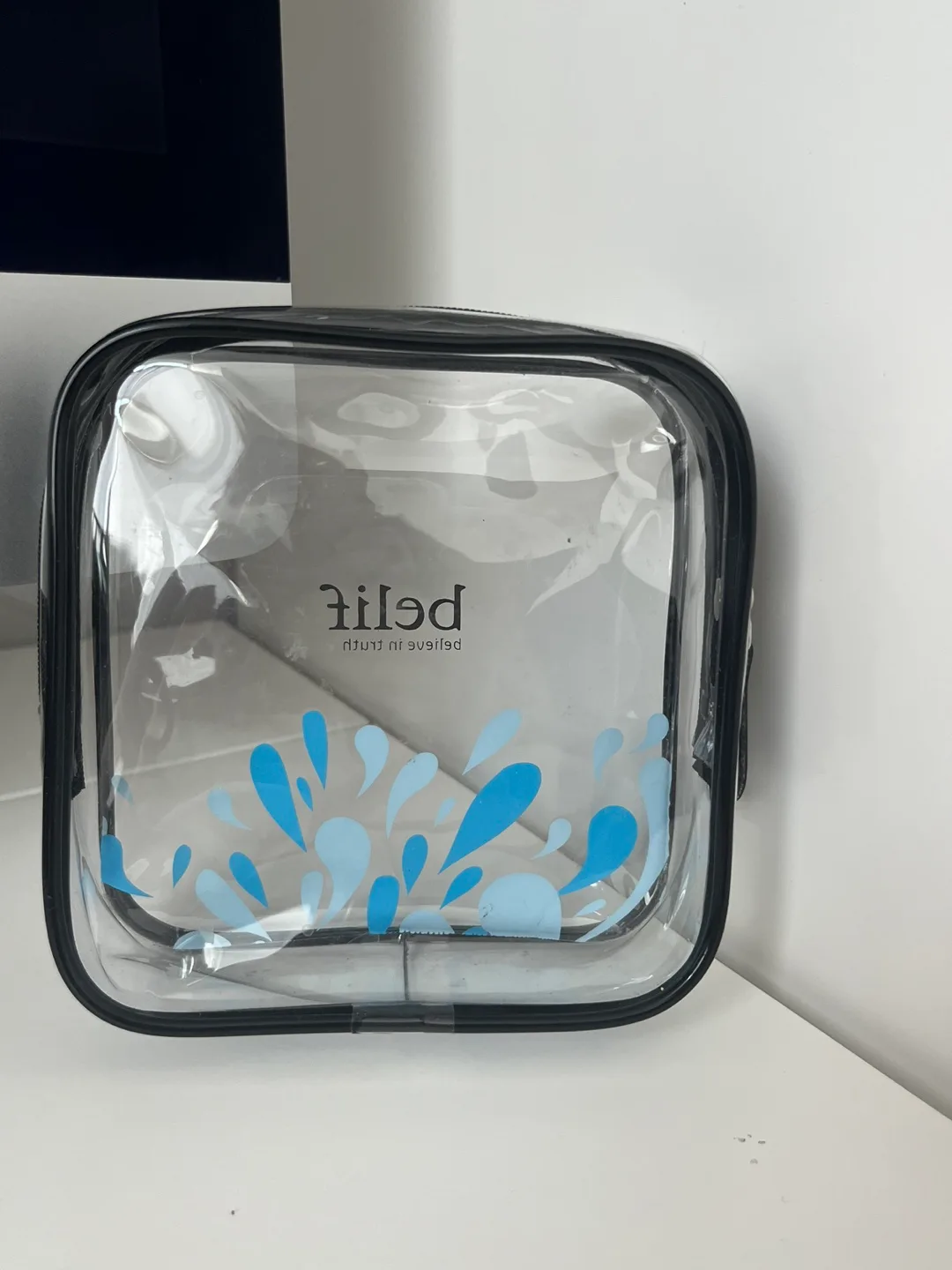 Belif Clear Cosmetic Bag image indicator(2)