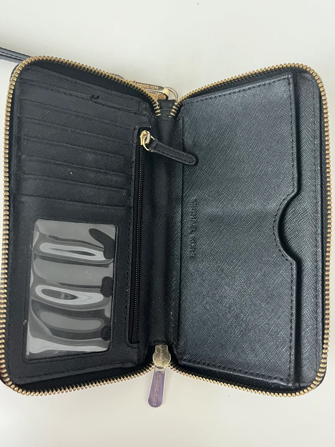 Michael Kors Wristlet Wallet image indicator(7)