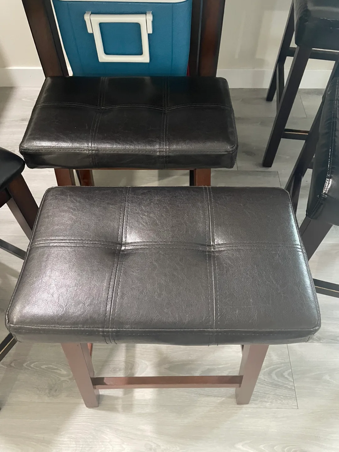 Bar height Dining Table Set image indicator(3)