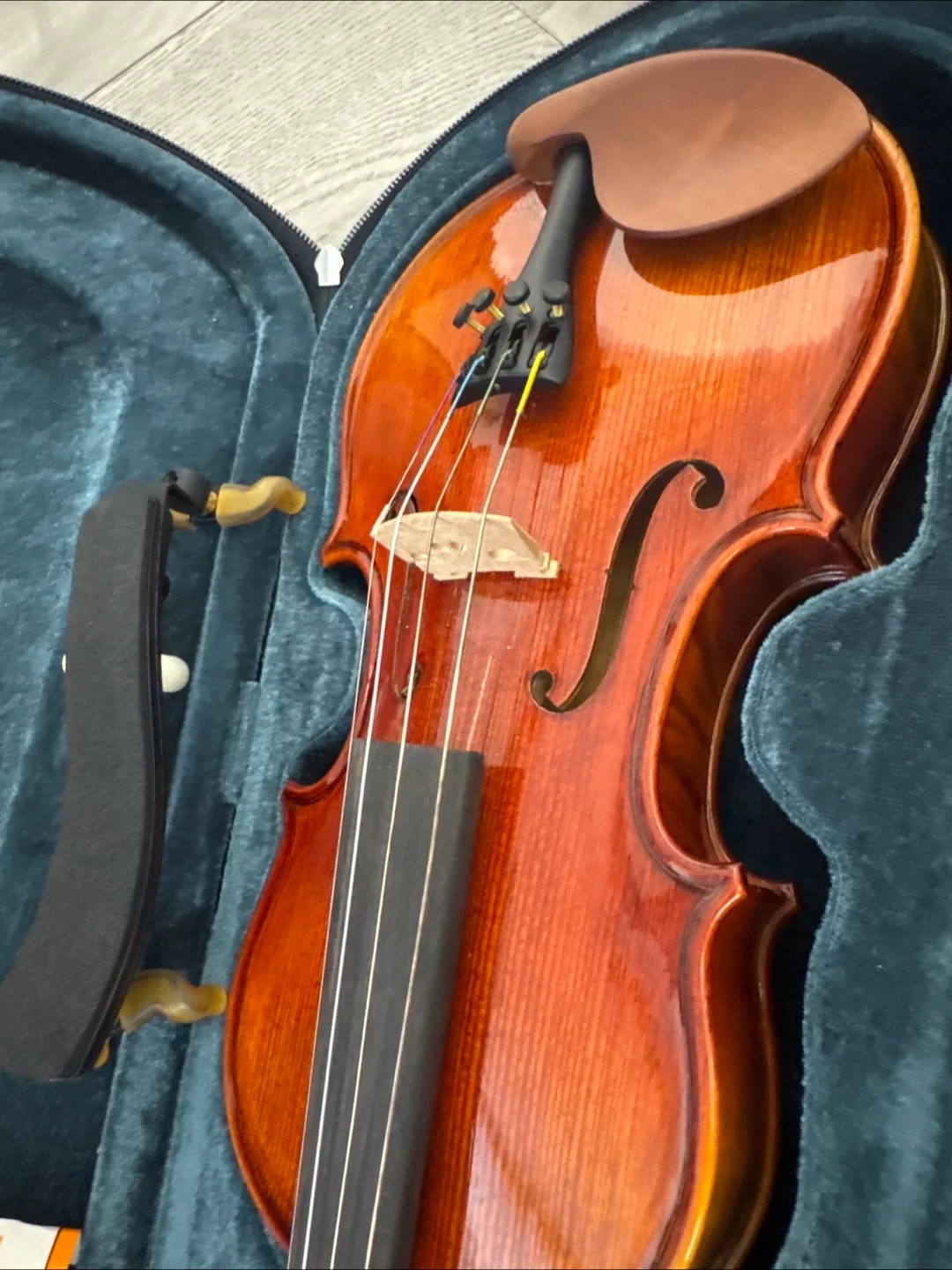 1/4 Violin with Accessories image indicator(2)
