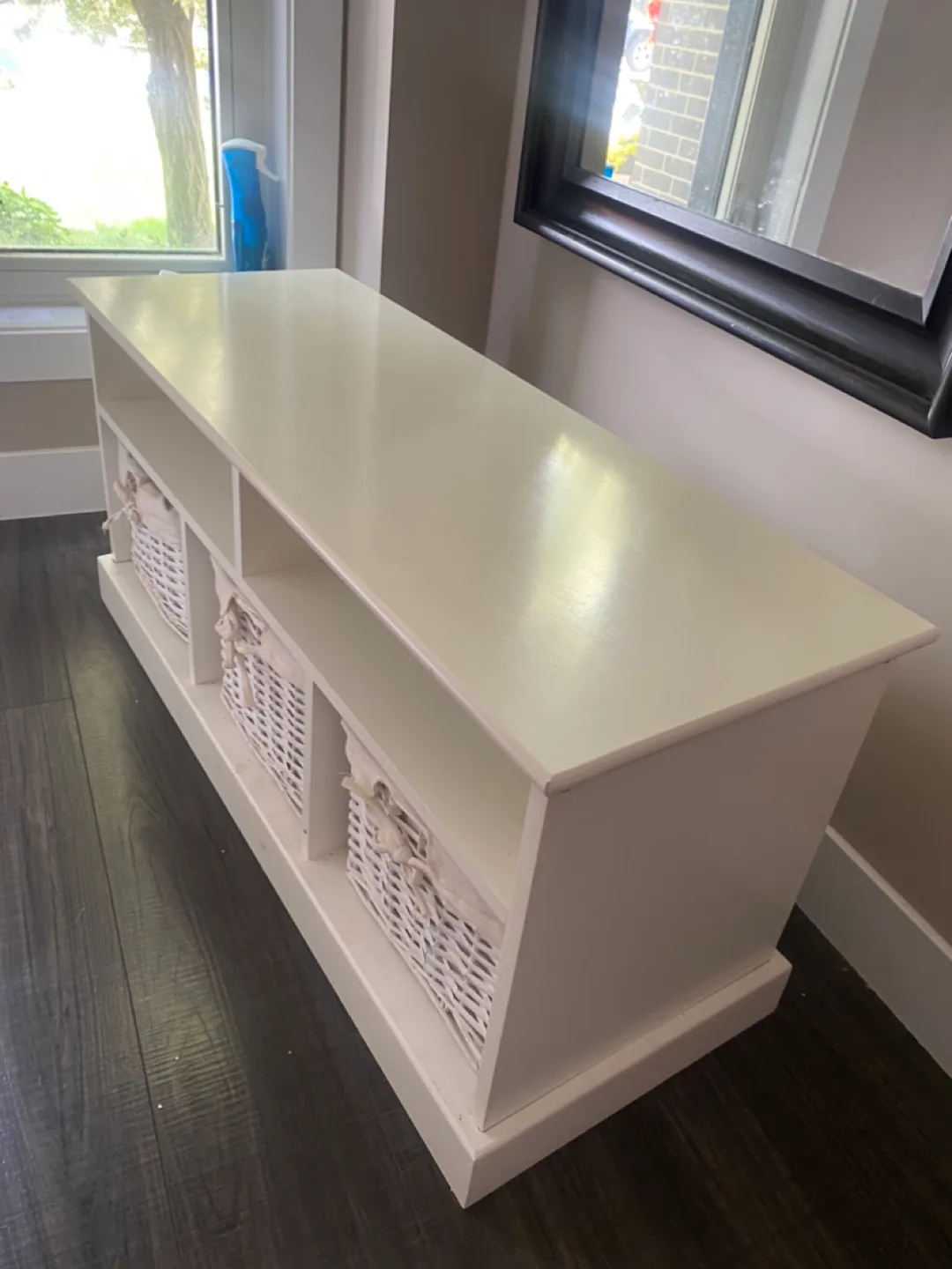 White Storage Bench With Baskets image indicator(4)