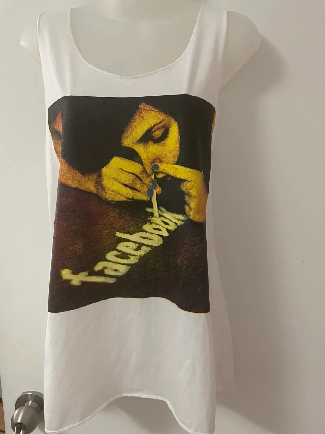 Facebook Graphic Tank Top M/L Zara thumbnail