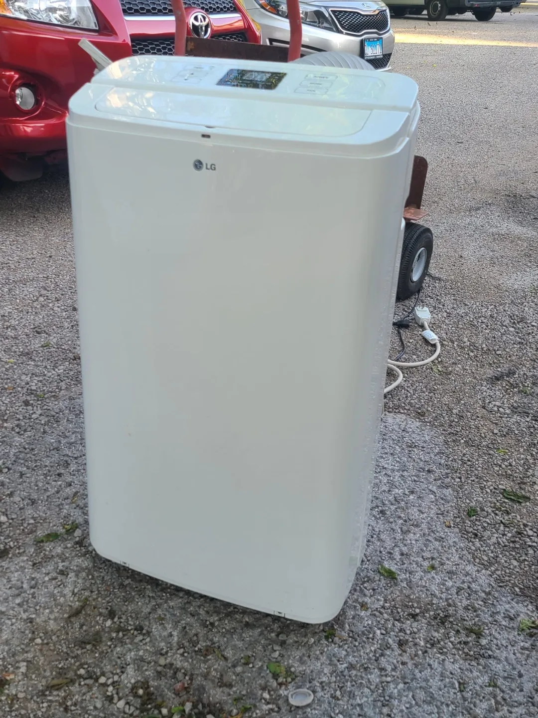 LG Portable Air Conditioner thumbnail
