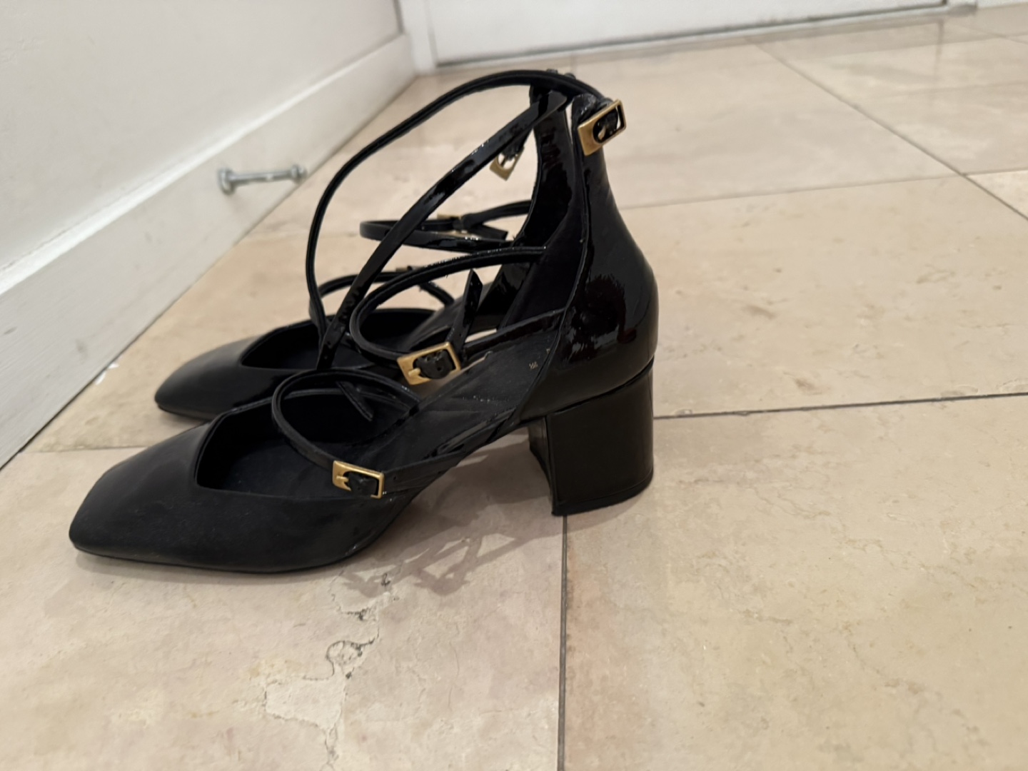 Zara Black Patent Heels - photo 2