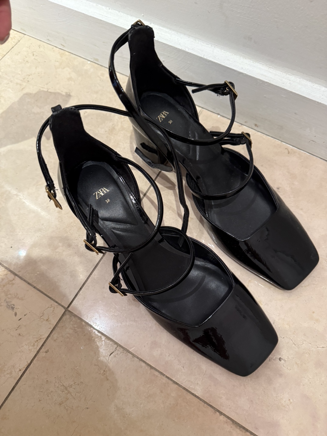 Zara Black Patent Heels - photo 4