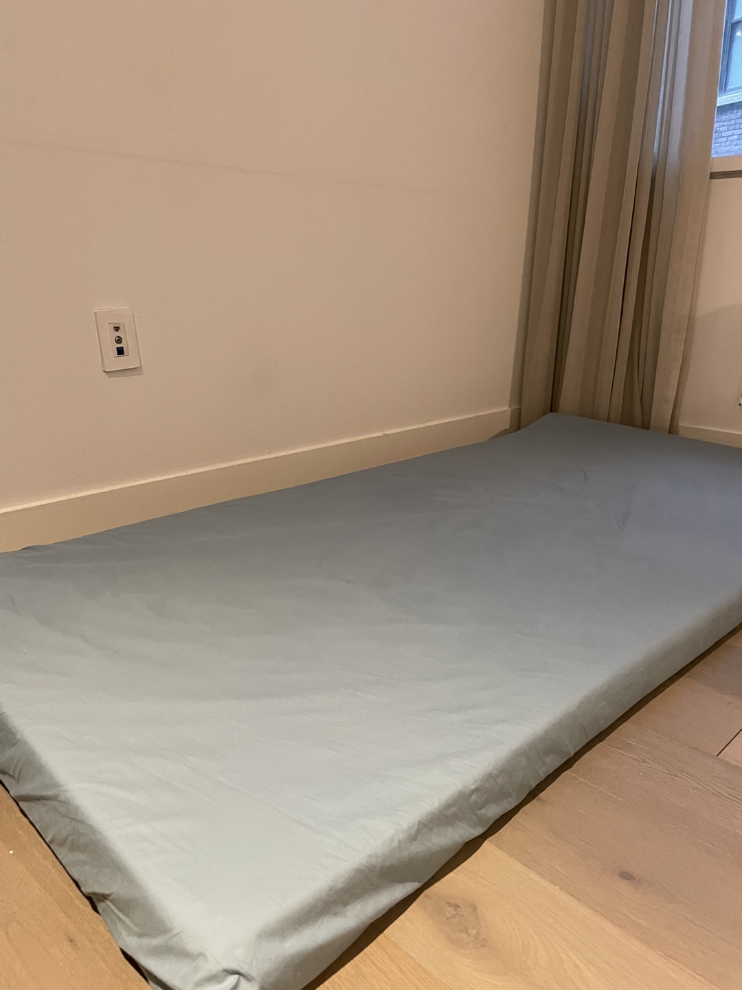 Twin rollable extra mattress