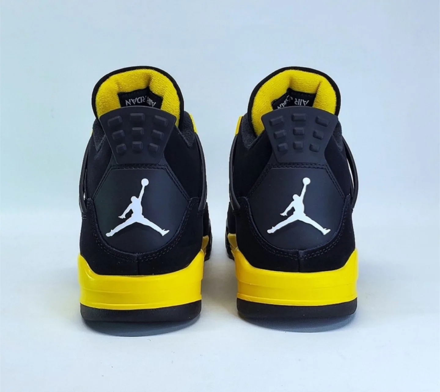 Air Jordan 4 Retro - Black/Yellow size 5.5 image indicator(3)