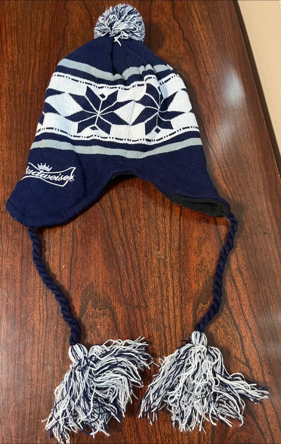 Budweiser Vancouver Canucks Hat image indicator(4)