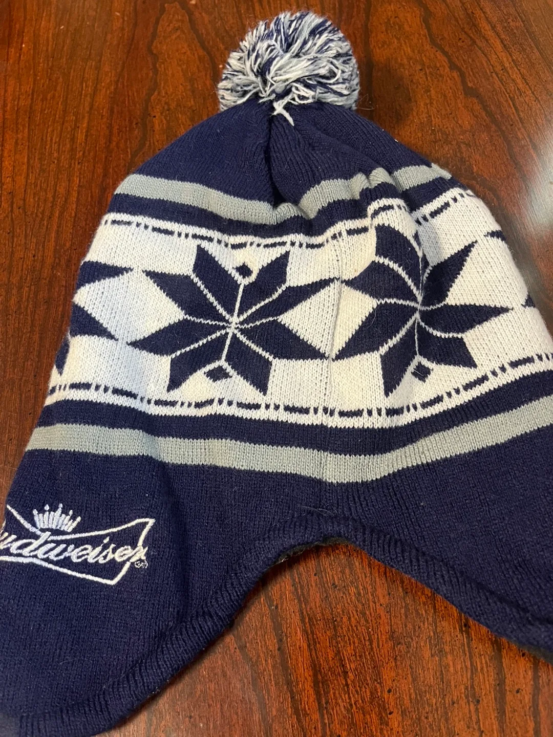 Budweiser Vancouver Canucks Hat image indicator(5)