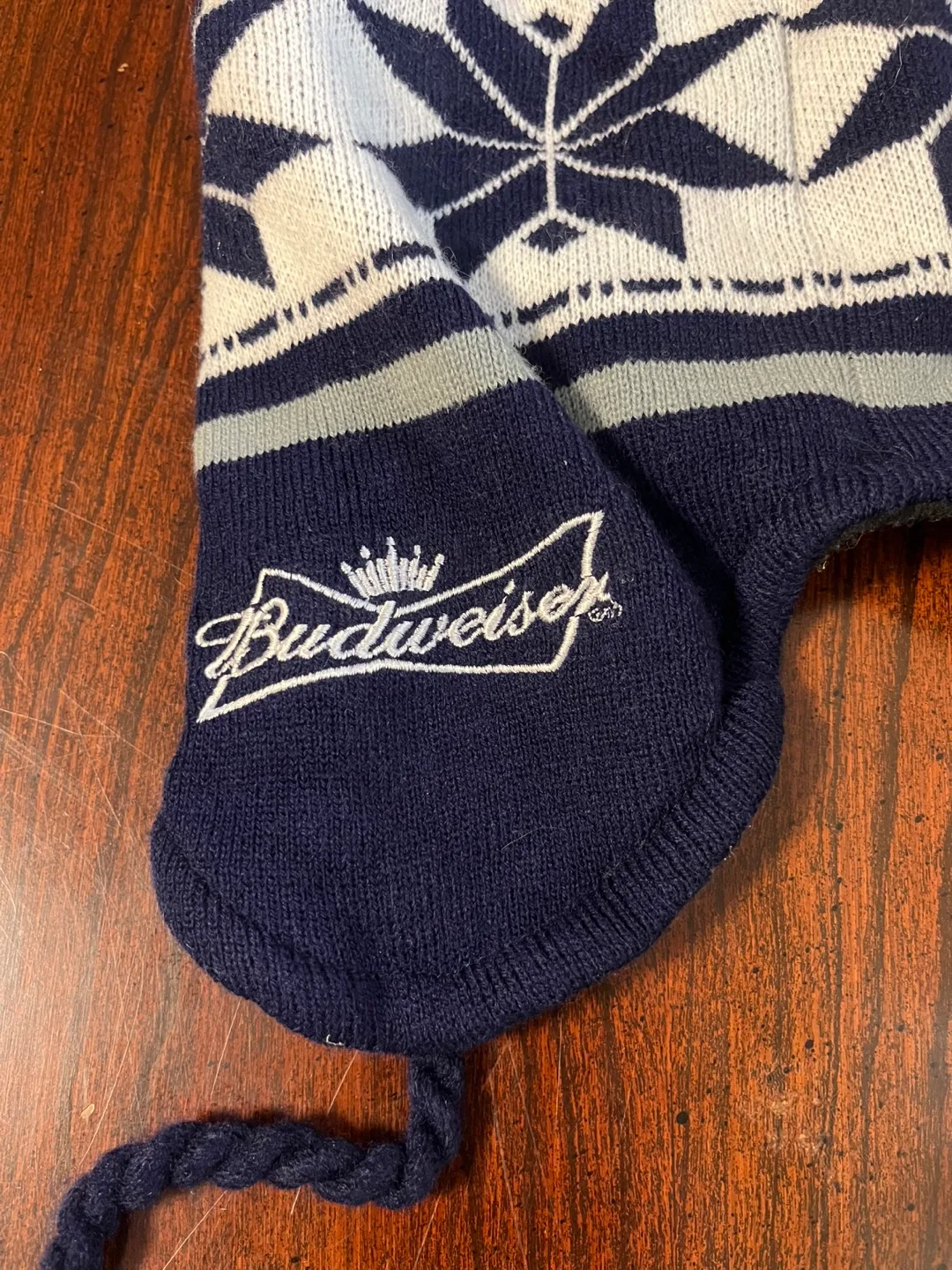 Budweiser Vancouver Canucks Hat image indicator(6)