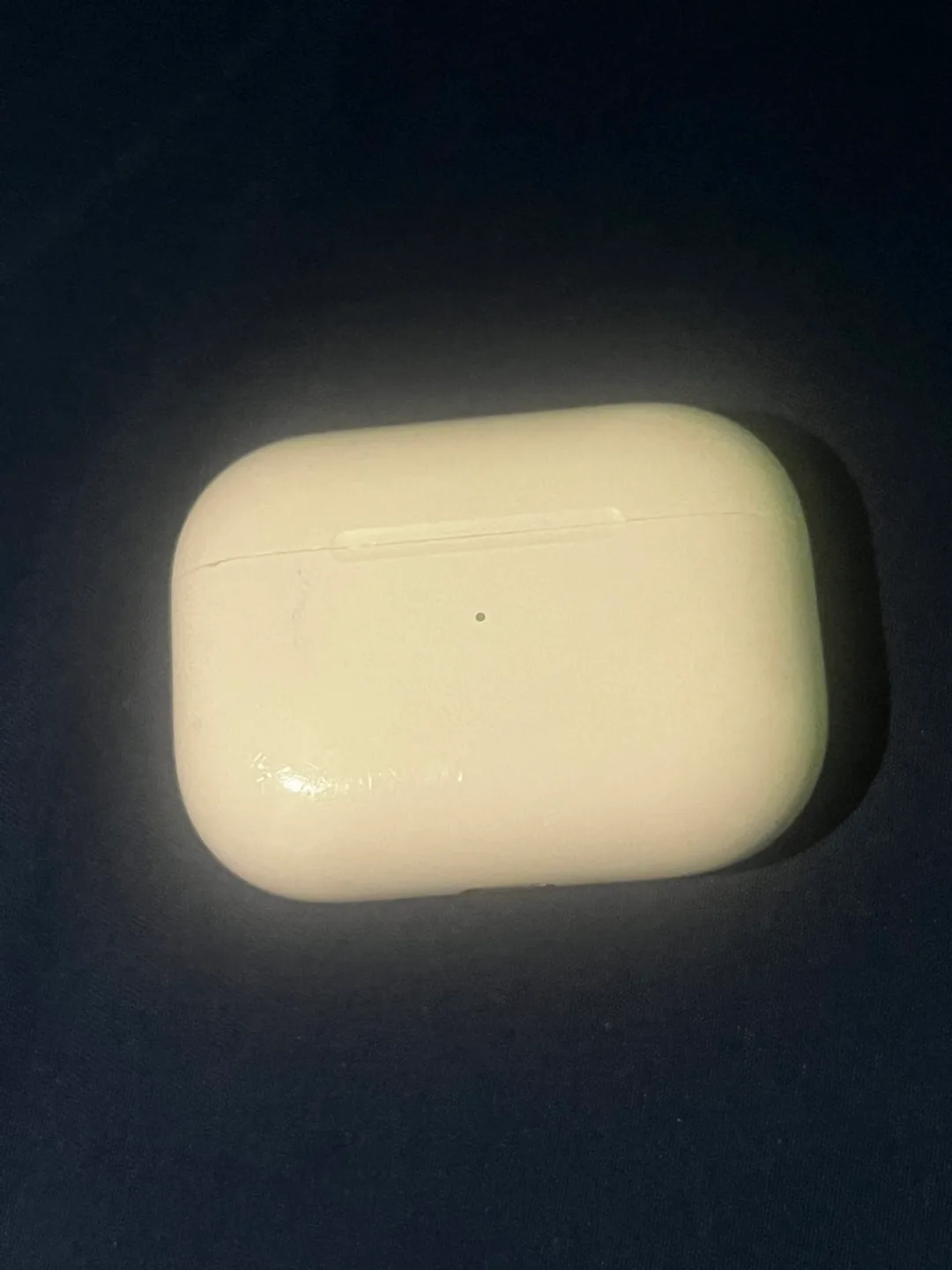 Apple AirPods Pro Case and Earbud image indicator(2)