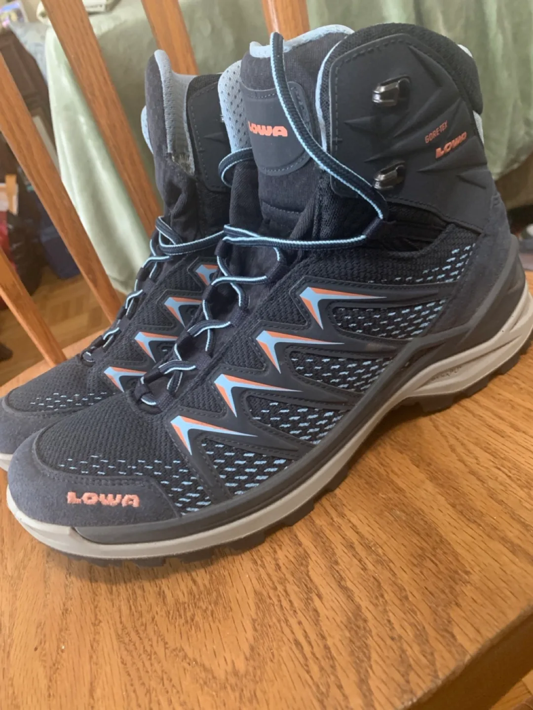 Hiking boots thumbnail