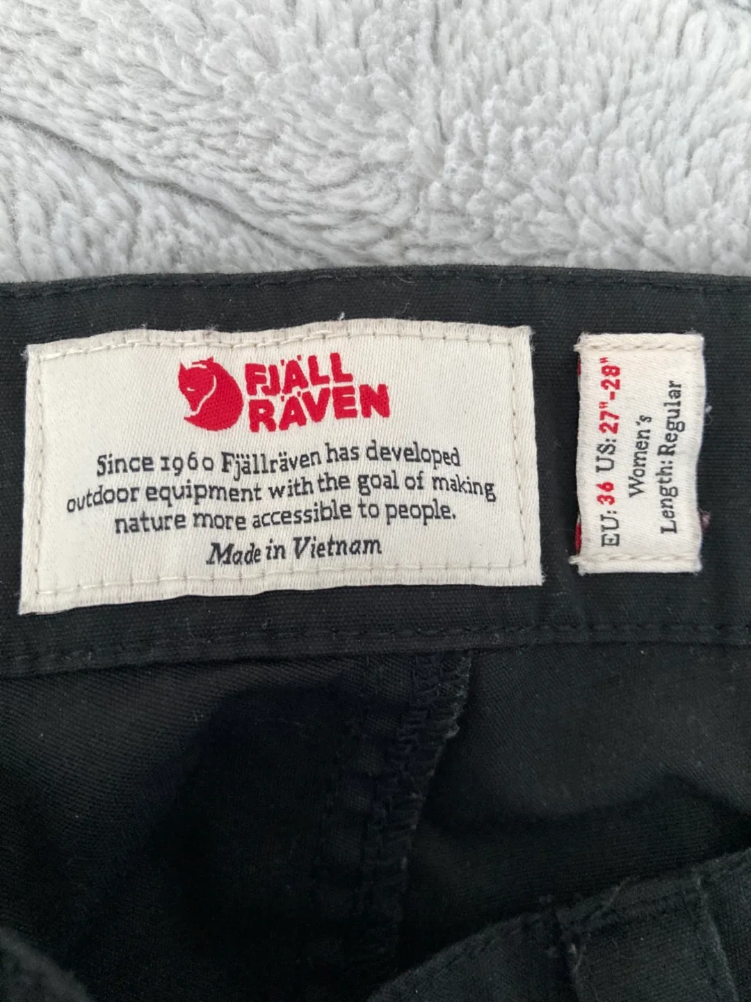 Fjallraven Black Cargo Pants image indicator(4)