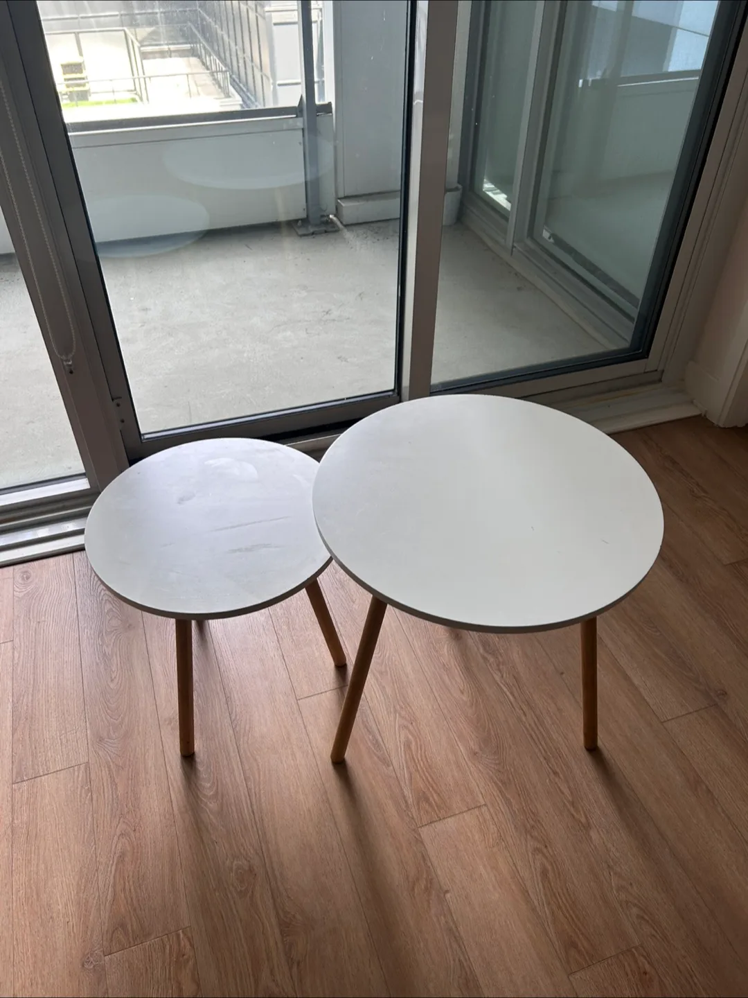 Set of Two Round Nesting Tables image indicator(3)