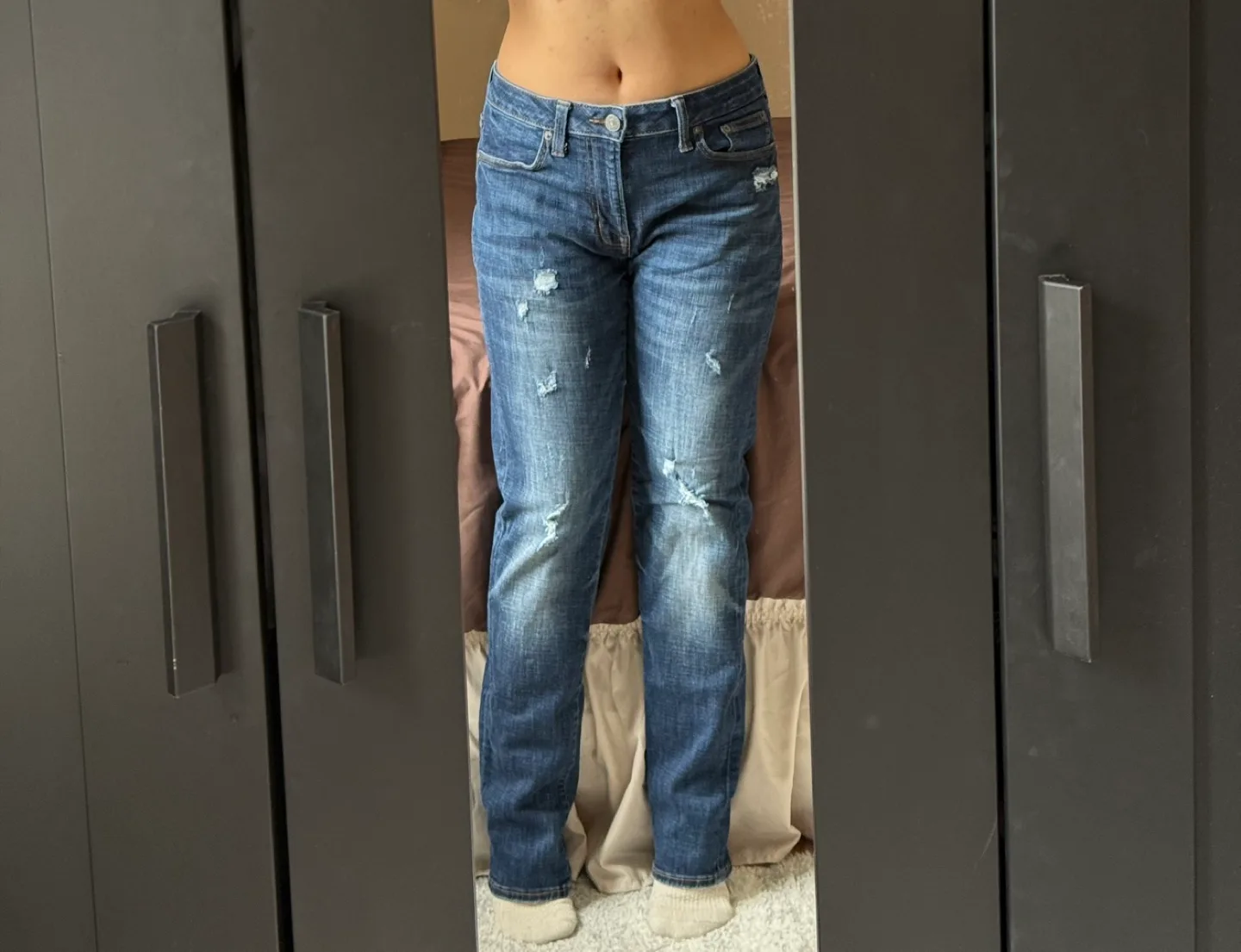 American Eagle Distressed Jeans image indicator(7)