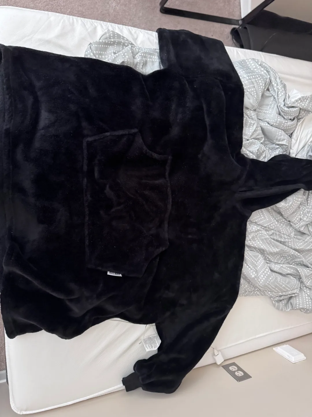 Cozy Black Wearable Blanket Hoodie thumbnail