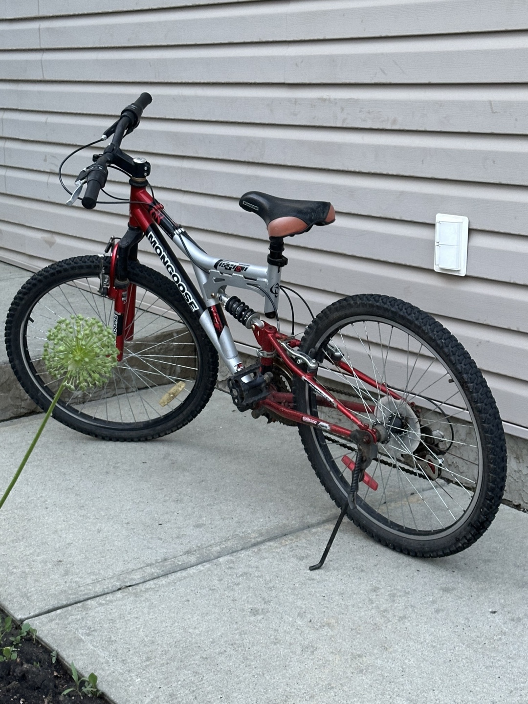 Mongoose Mountain Bike - photo 3