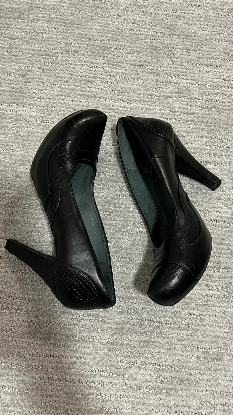 Elegant Black Heels - Natural Leather thumbnail
