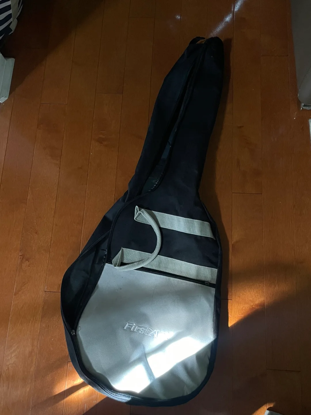 First Act Black Electric Guitar image indicator(2)