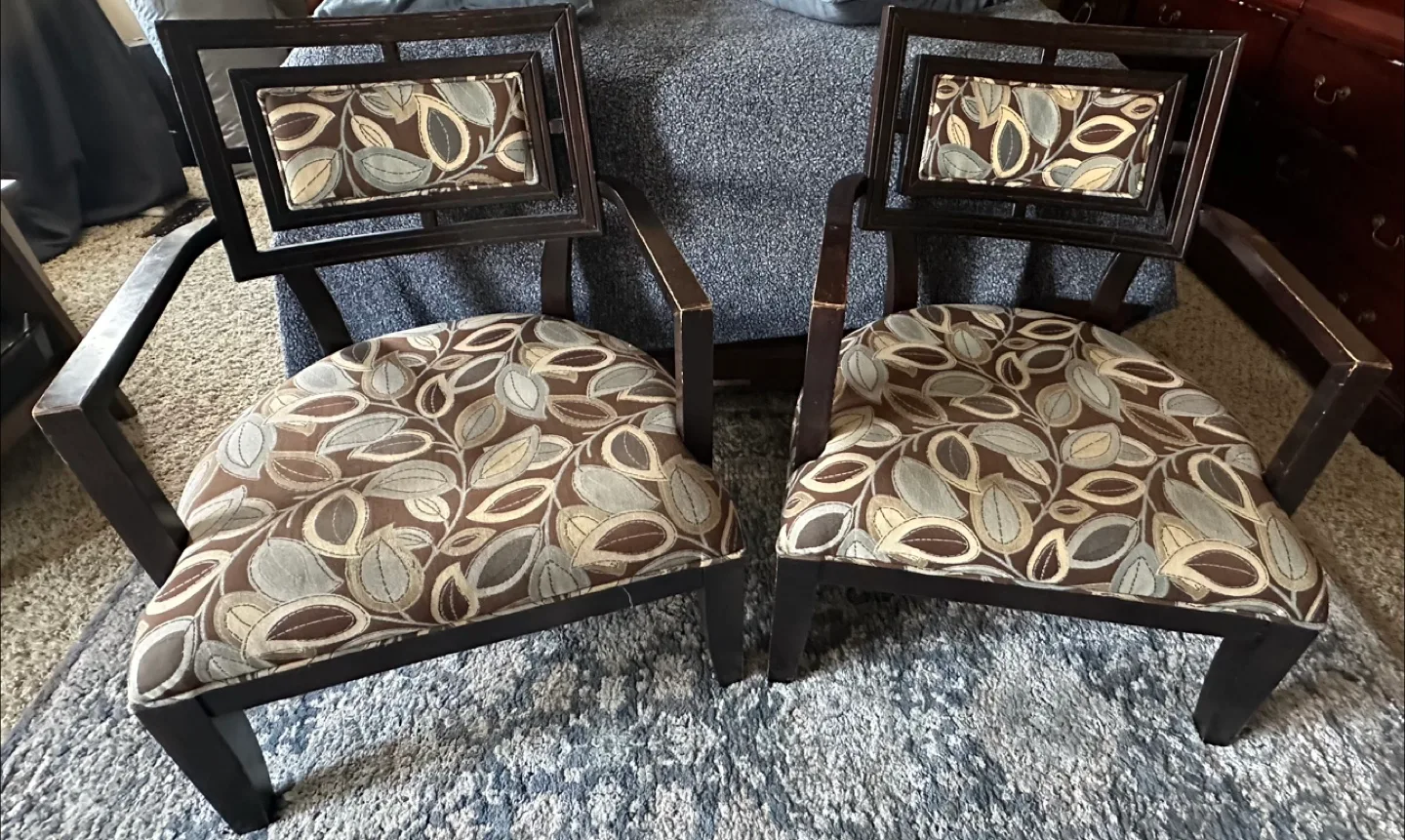 Accent Chairs thumbnail