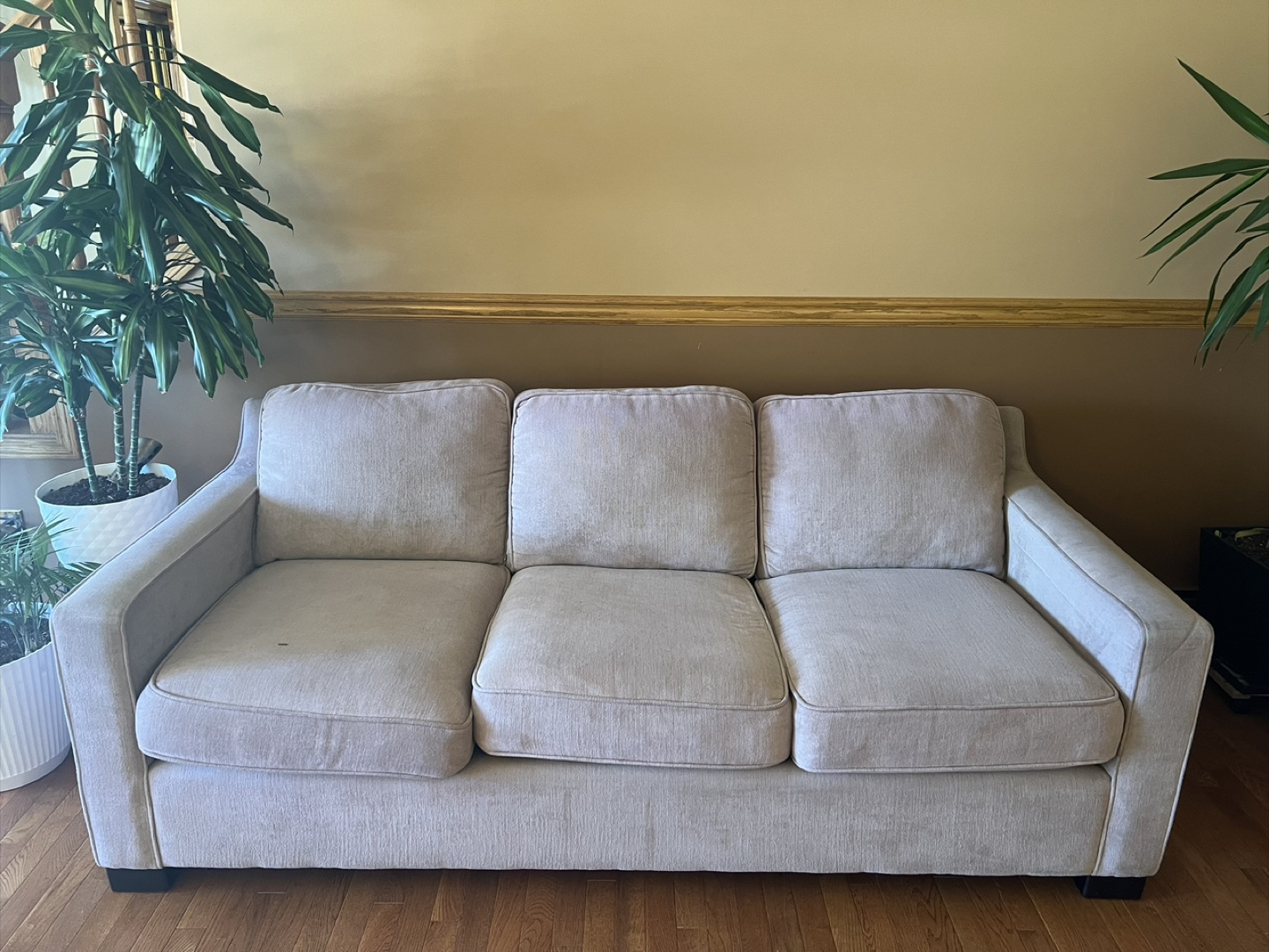 Beige Couch - photo 3