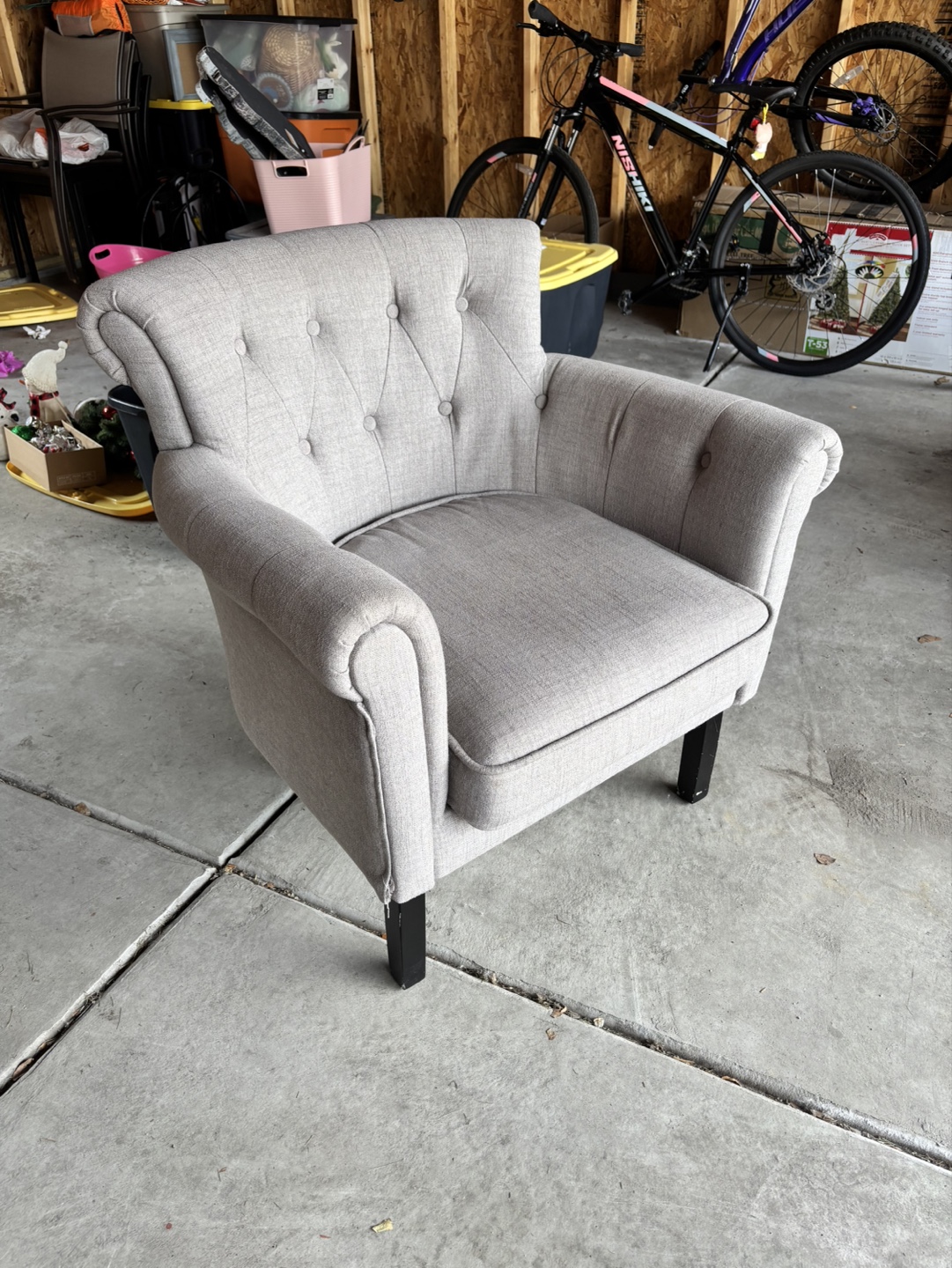Upholstered Armchair - photo 2