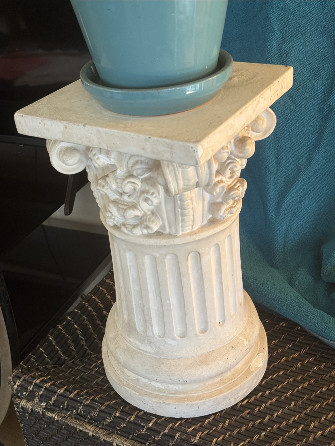 Antique Column Pedestal - photo 2