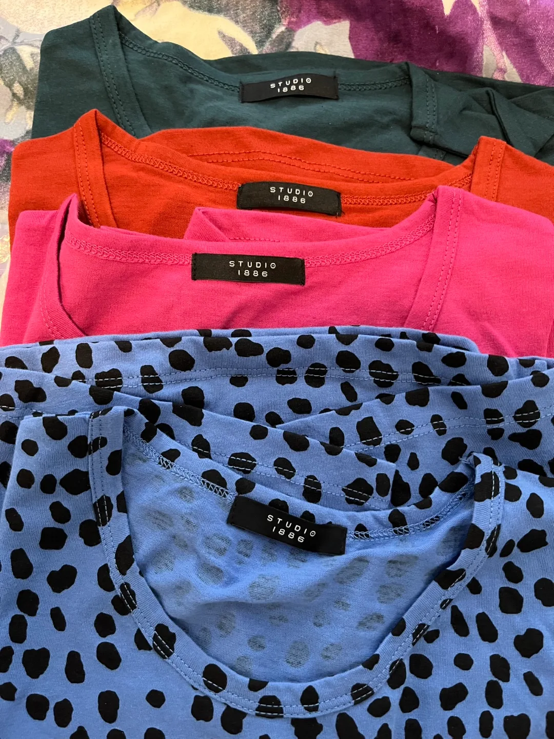 Studio 1886 T-shirts image indicator(2)