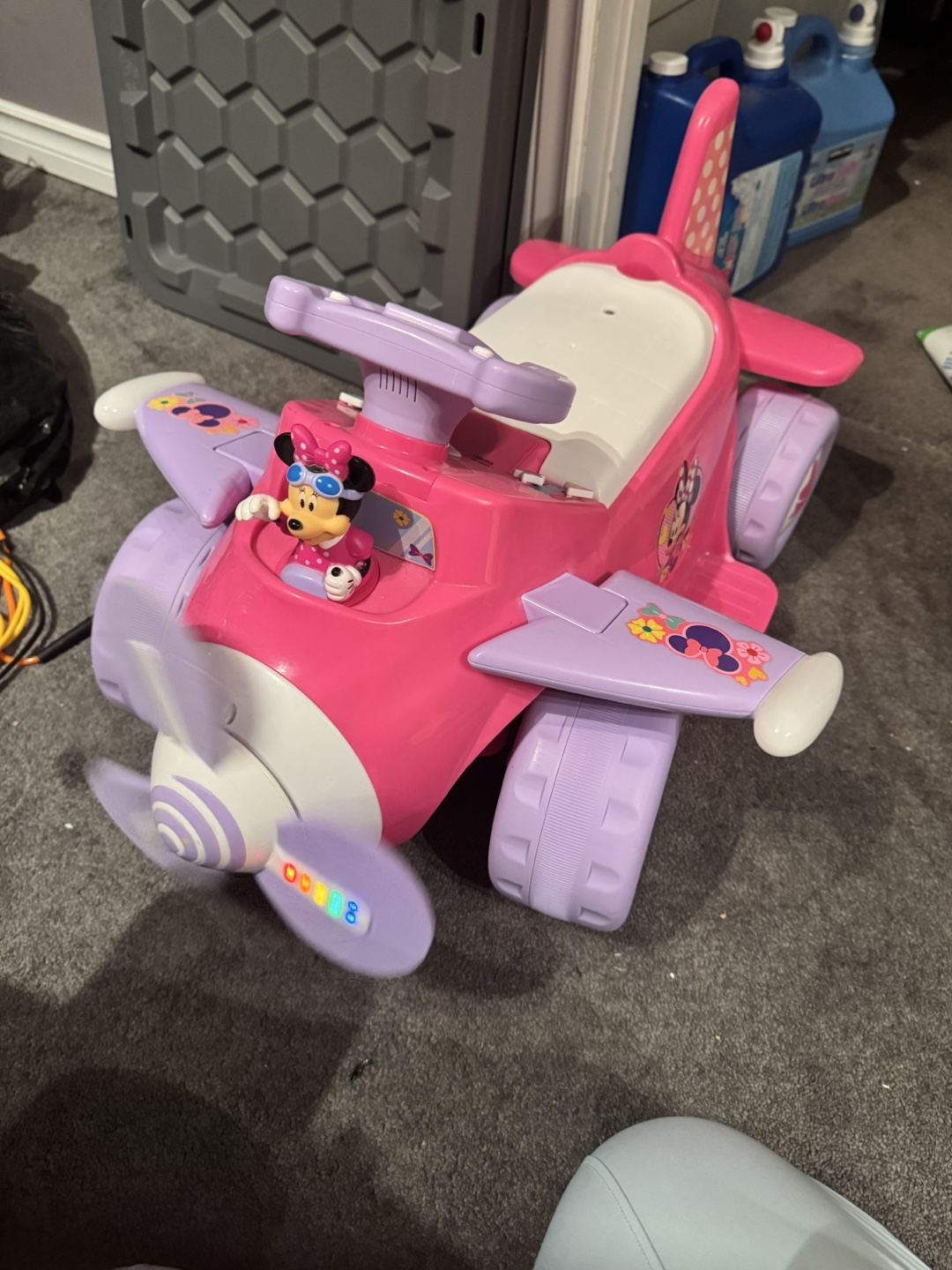 Minnie Mouse Airplane Ride-On Toy - photo 3