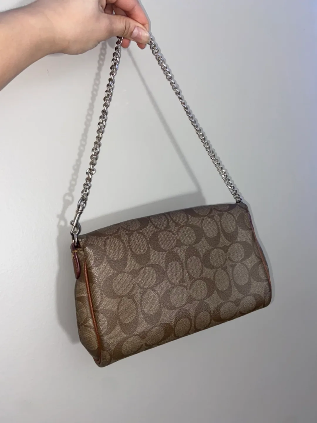 Coach Signature Shoulder Bag image indicator(2)