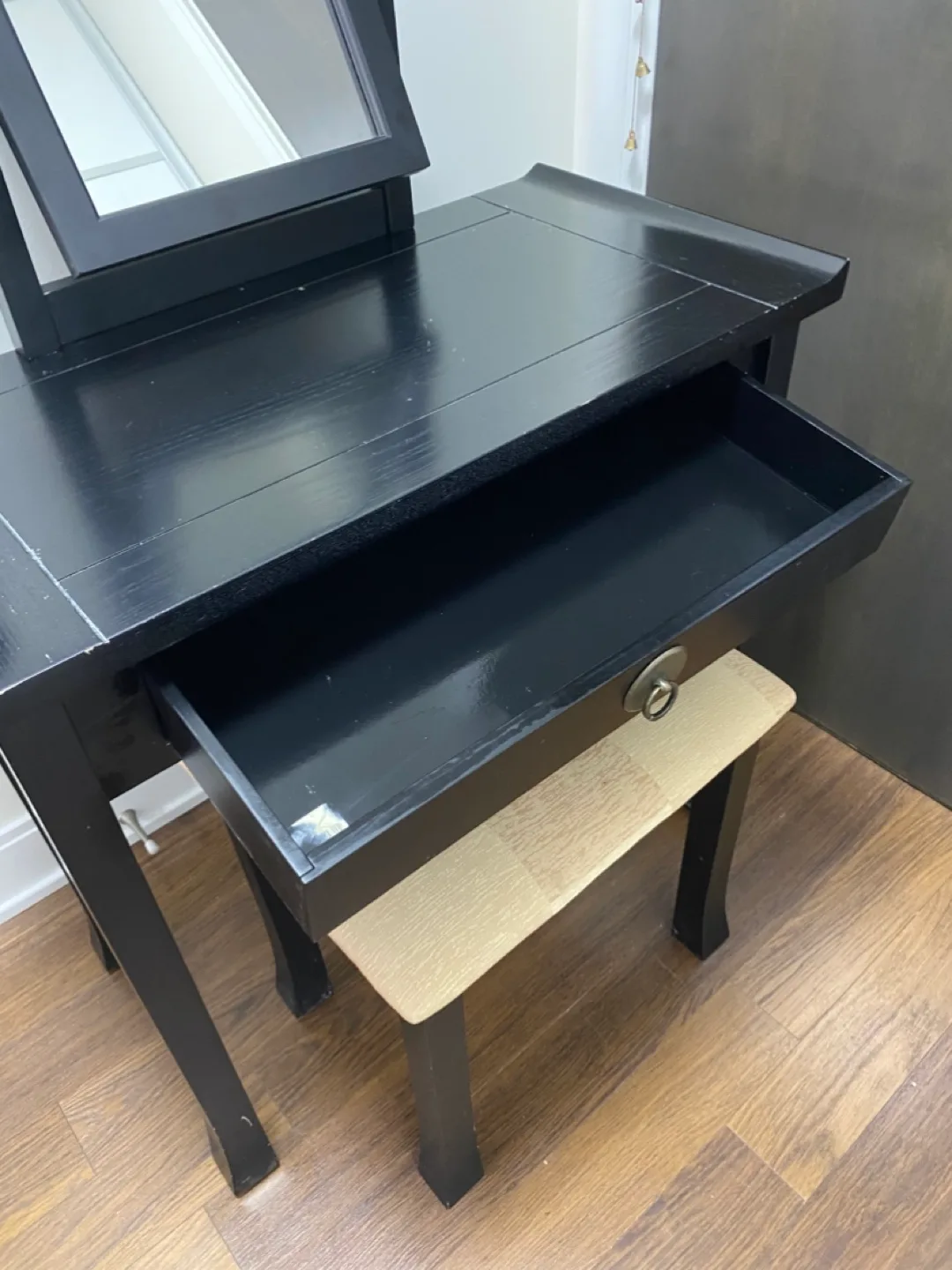 Black Vanity Table Set with Stool and Mirror 🥕 image indicator(5)