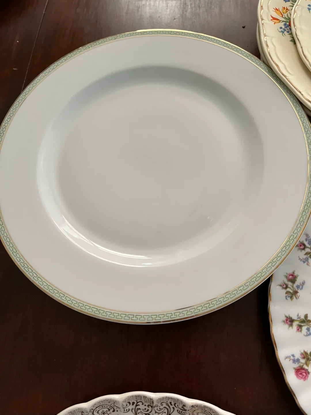 Vintage Assorted Plates 12 dinner / 13 dessert image indicator(5)