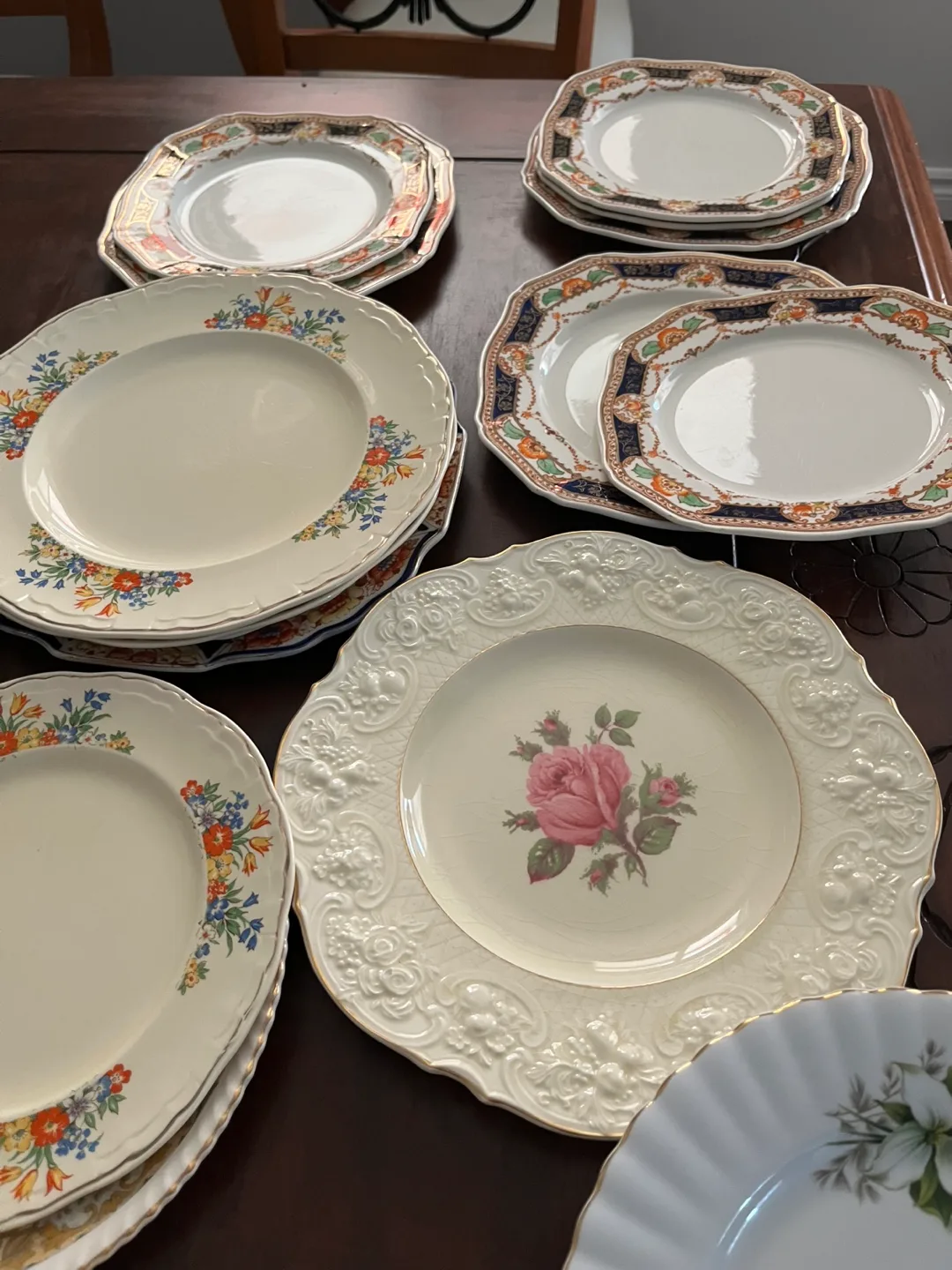 Vintage Assorted Plates 12 dinner / 13 dessert image indicator(2)