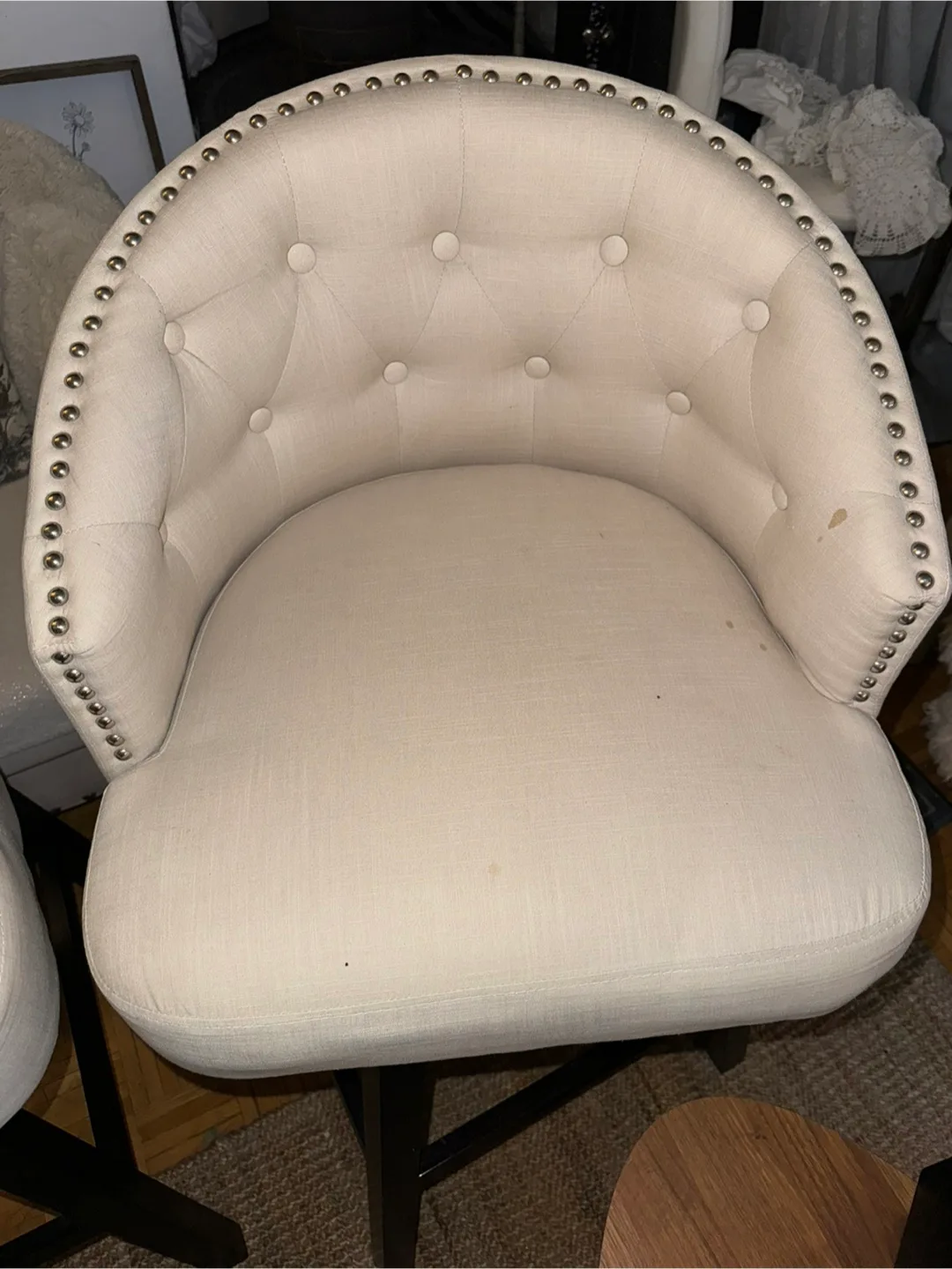 Set of 2 Elegant Bar Stools image indicator(4)