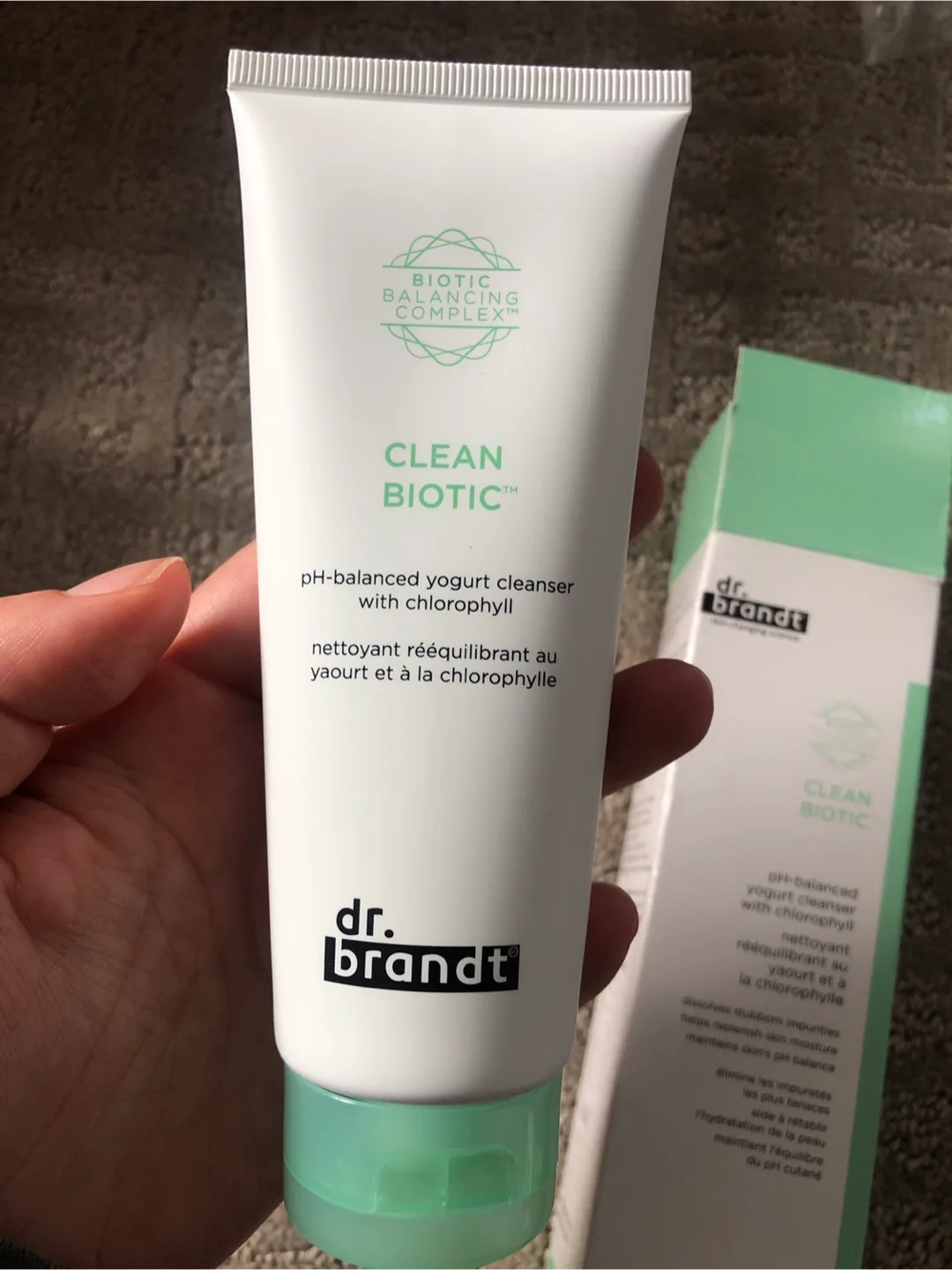 Dr. Brandt Clean Biotic pH-Balanced Yogurt Cleanser image indicator(2)