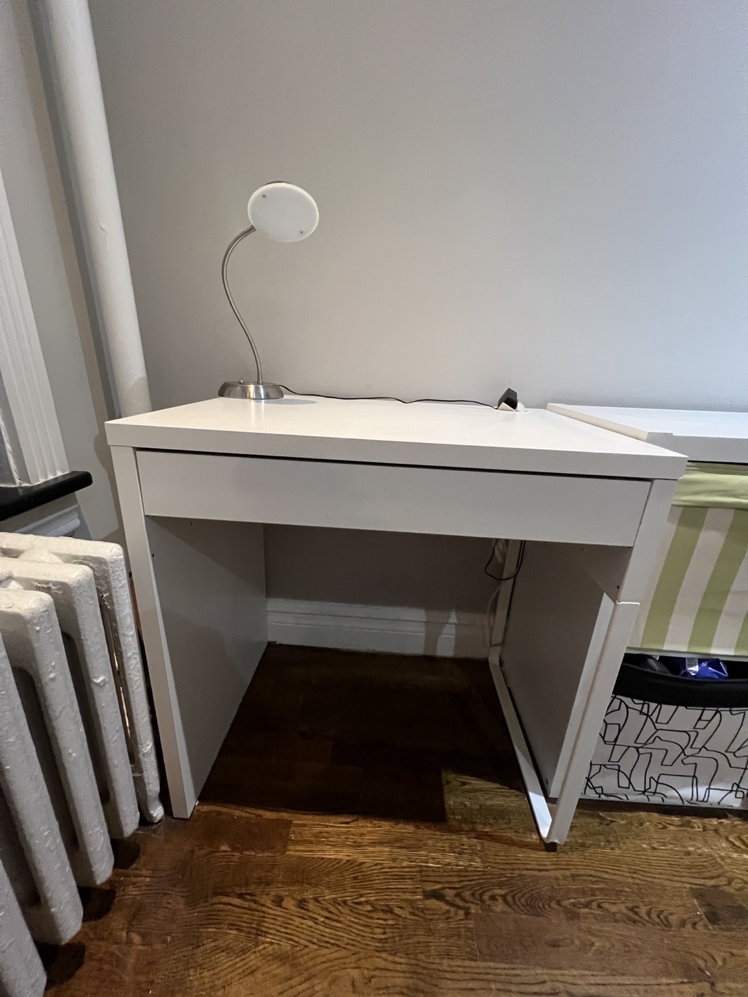 White Desk - photo 2