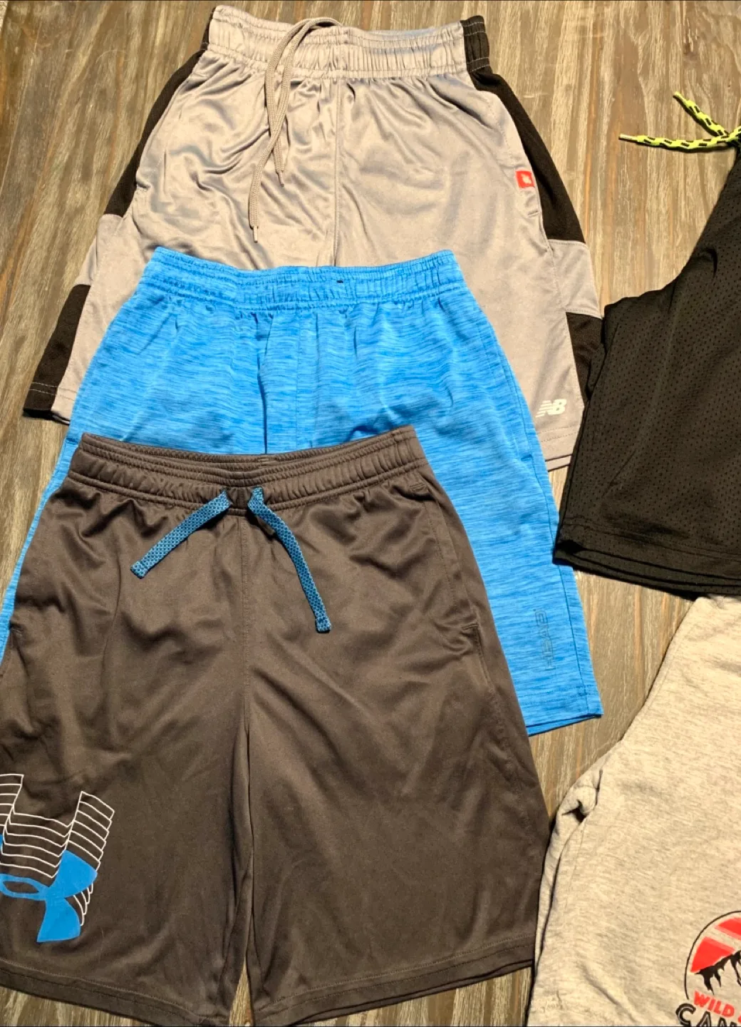 Youth Medium Shorts (10-12) image indicator(2)