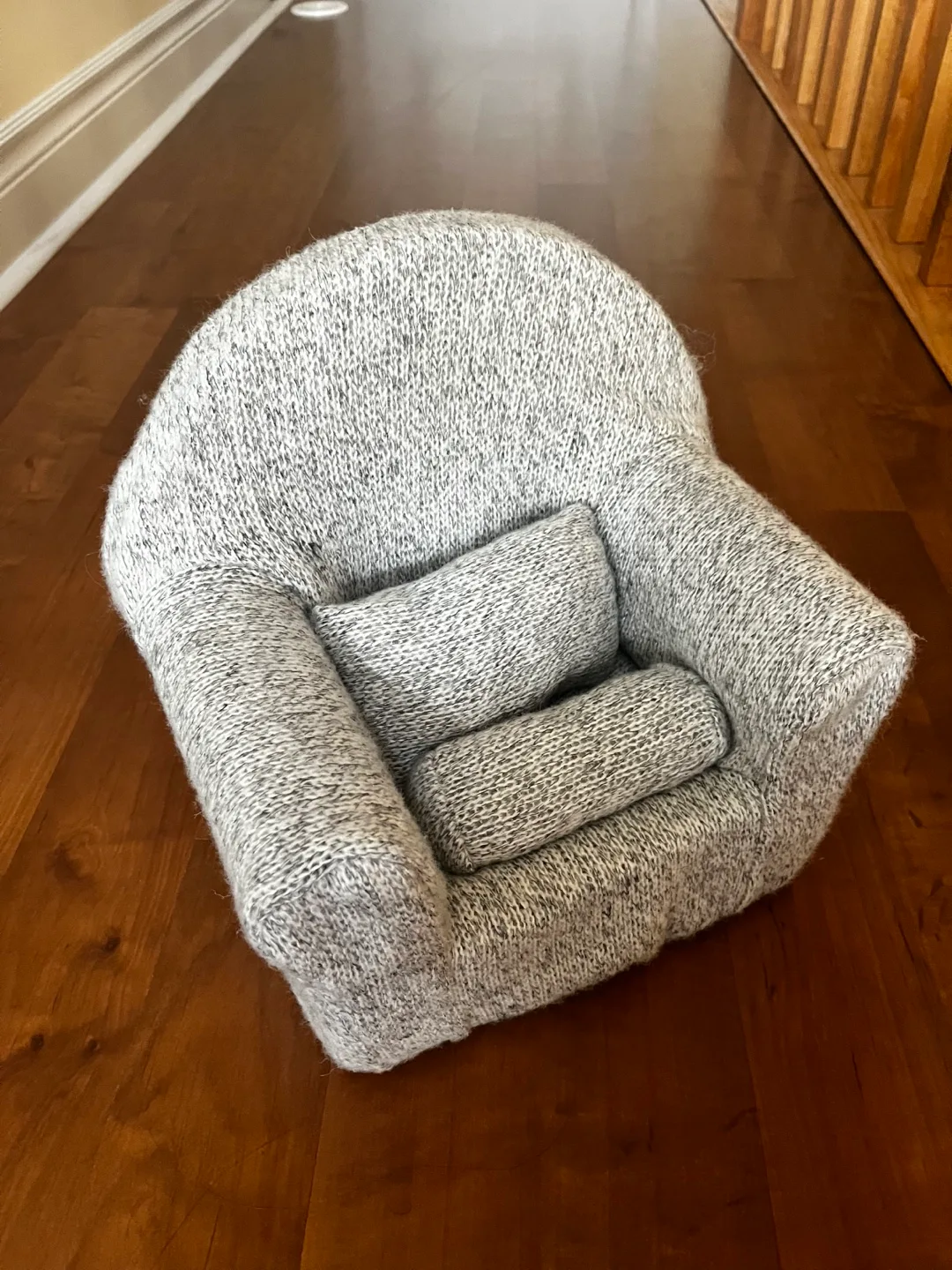 Cozy Knitted newborn Sofa for photography thumbnail