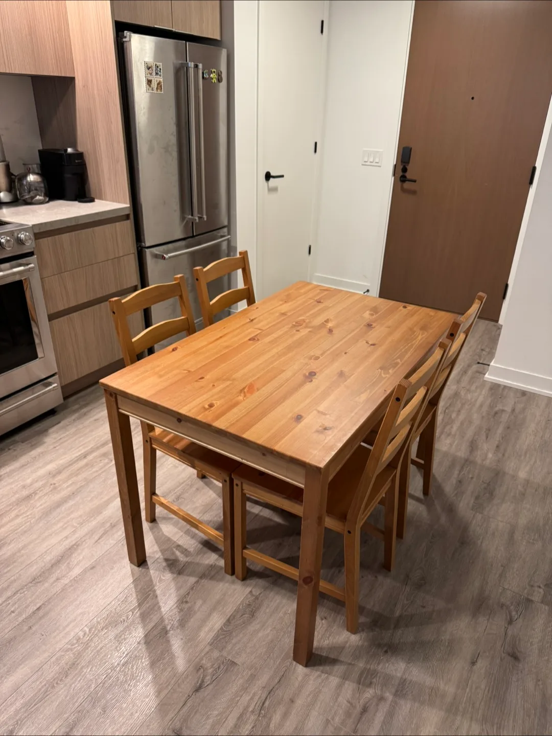 Wooden Dining Table Set image indicator(4)