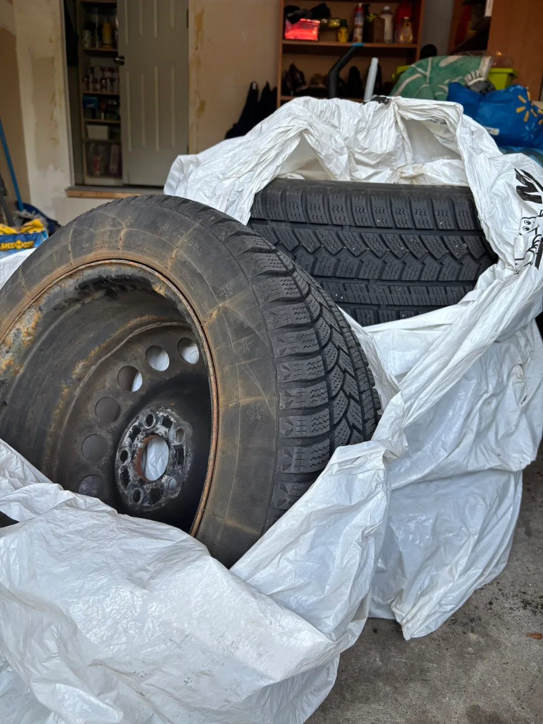 Winter Tire and Rim Set of 4 image indicator(4)