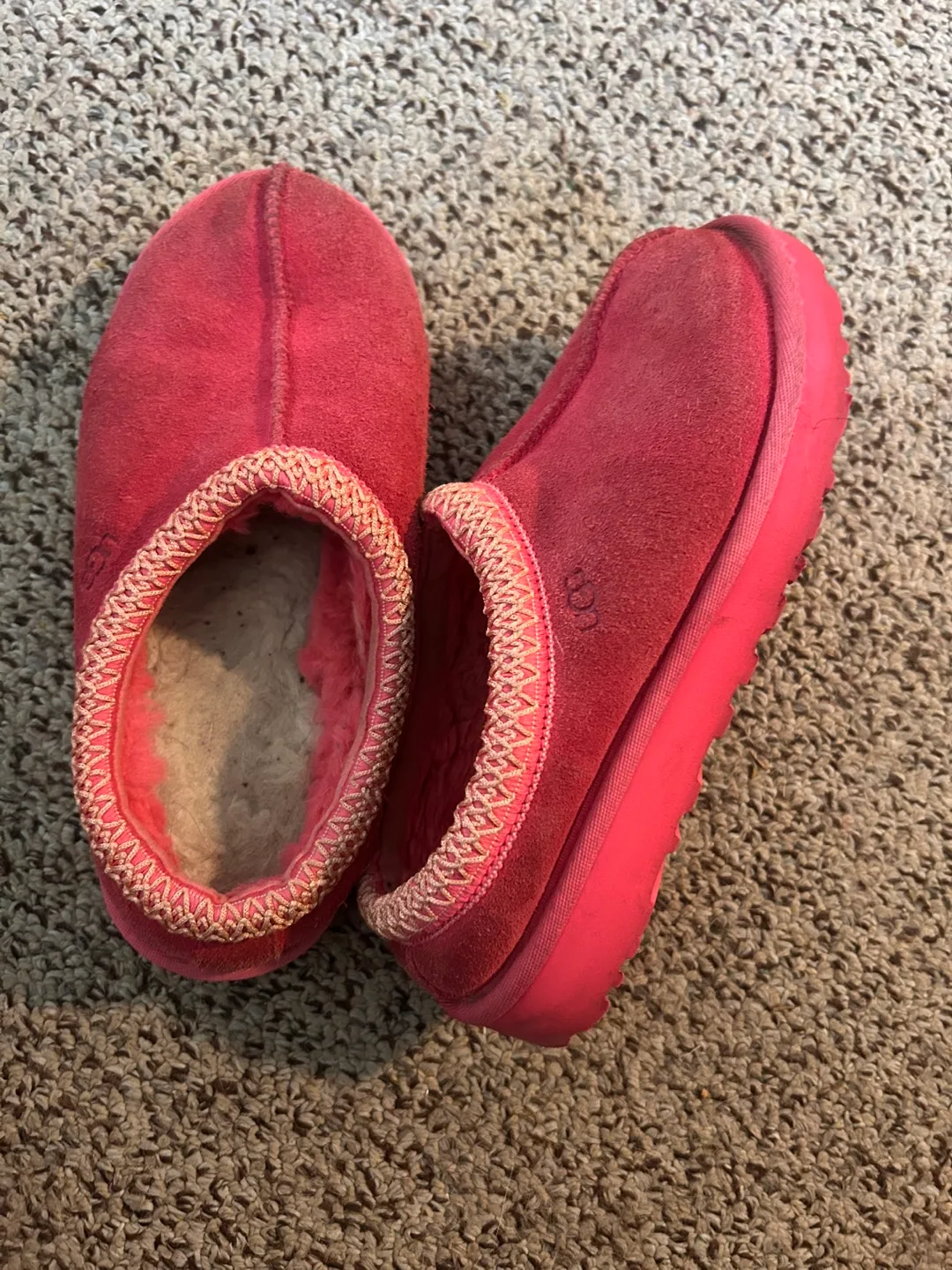 Pink UGG Slippers image indicator(2)