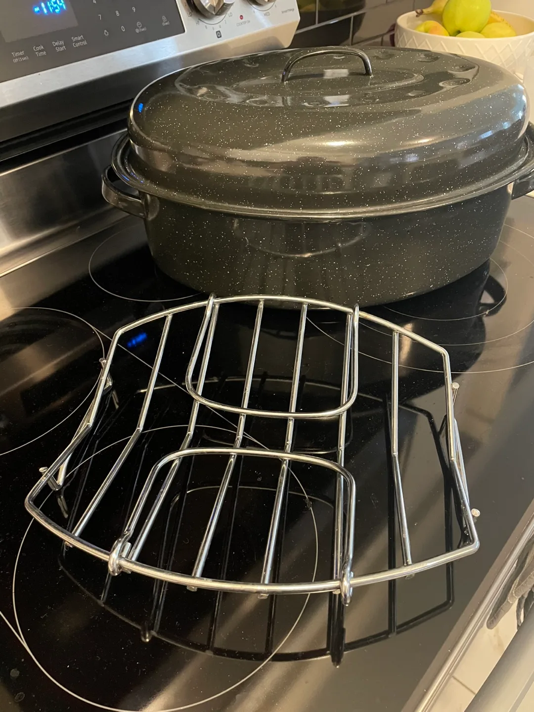 Roasting Pan with rack and Lid thumbnail
