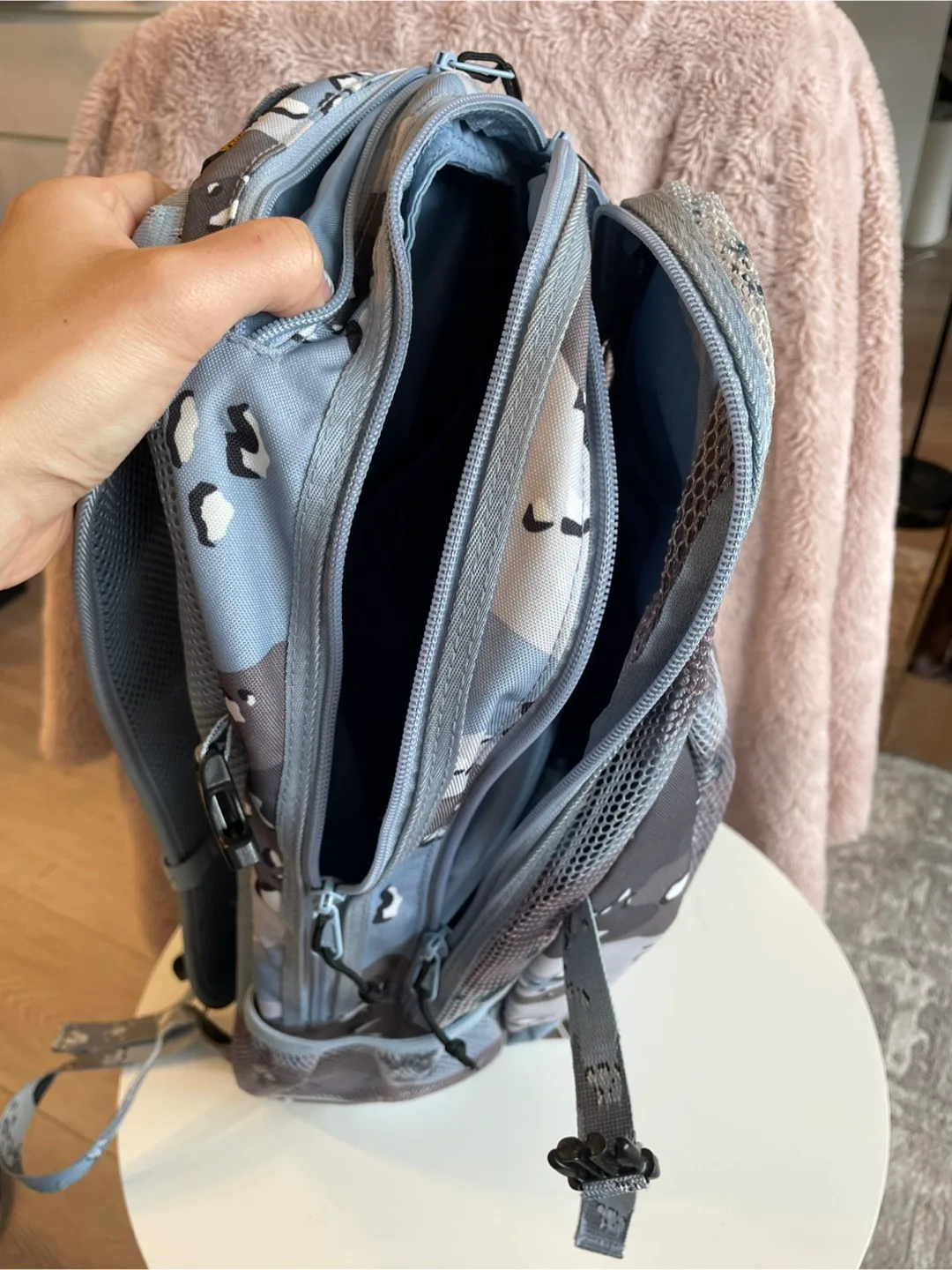 Supreme Backpack - Blue Chocolate Chip Camp (SS20) image indicator(4)