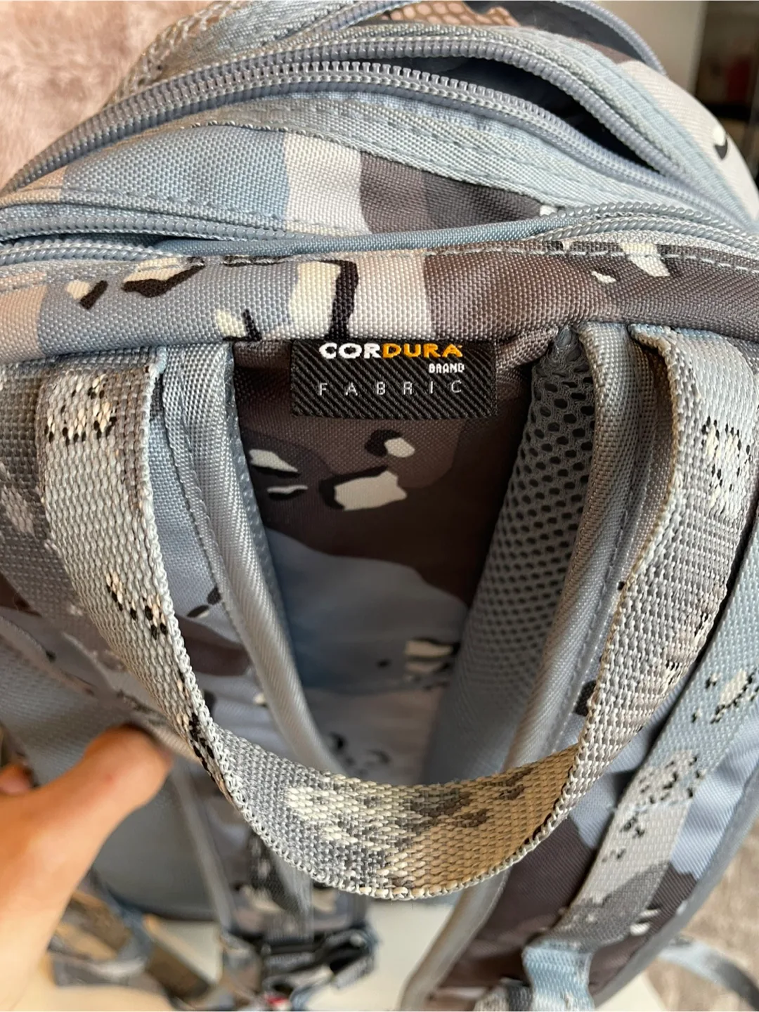 Supreme Backpack - Blue Chocolate Chip Camp (SS20) image indicator(2)