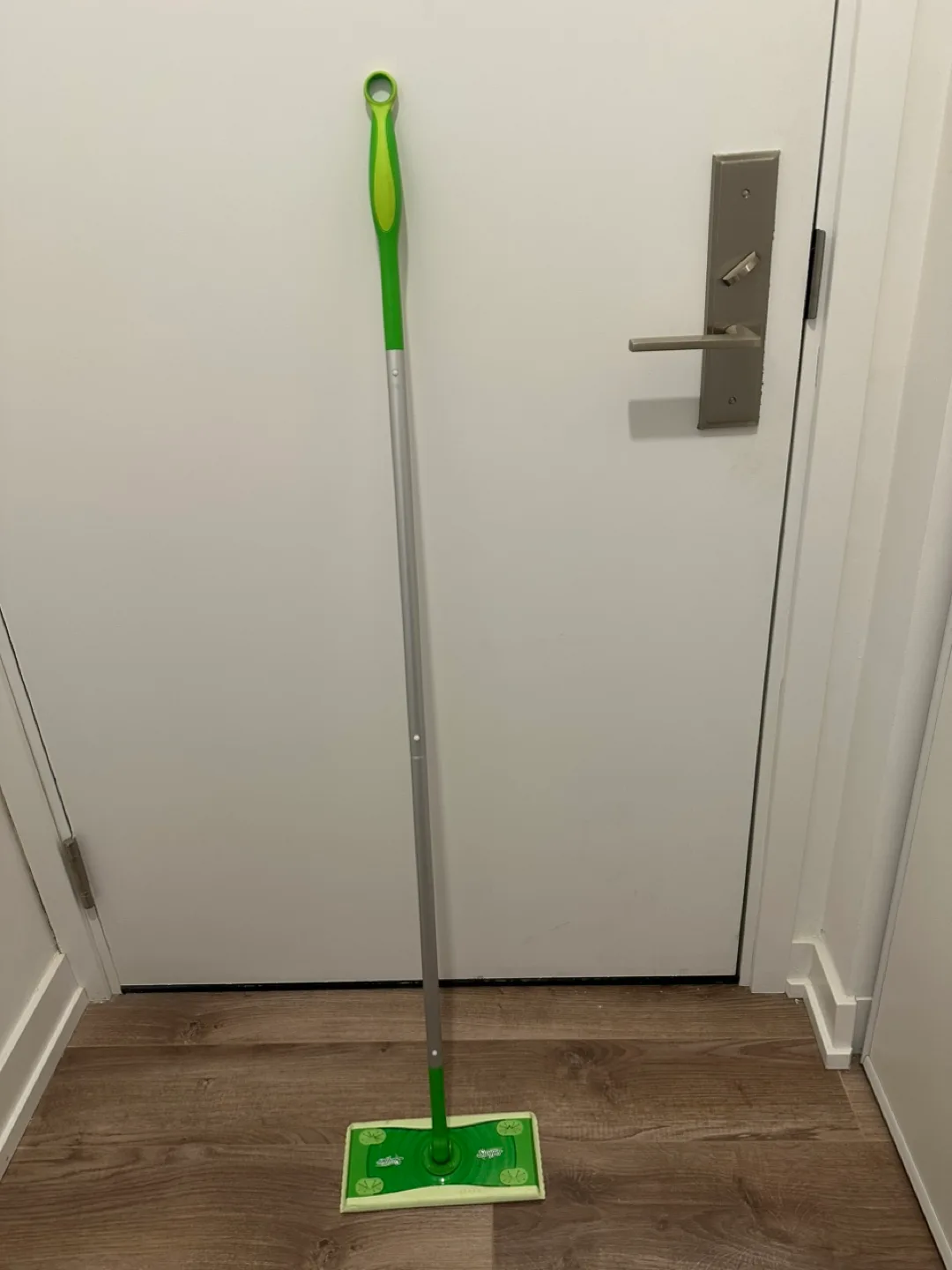 Swiffer WetJet Mop thumbnail