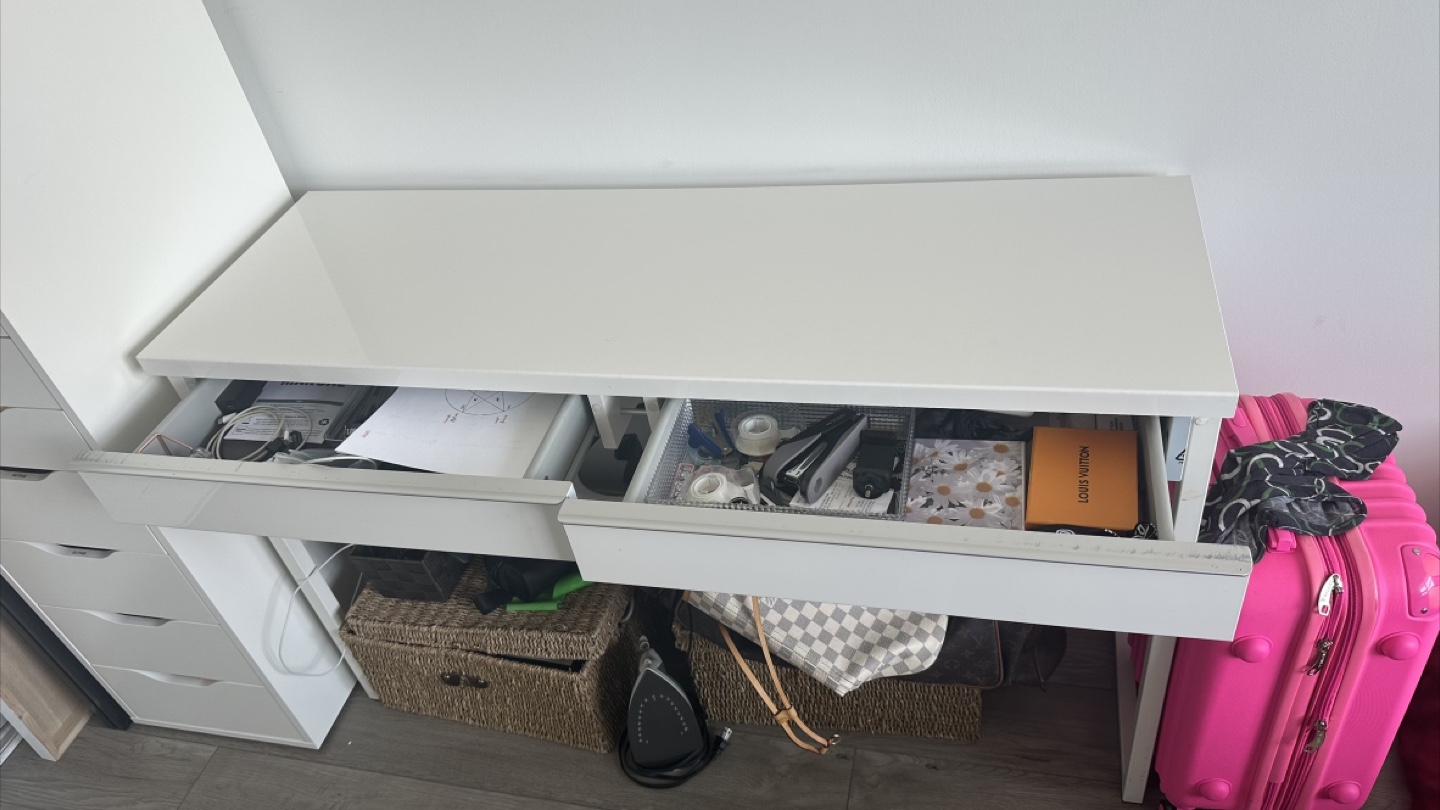 White Desk with Drawers - photo 2