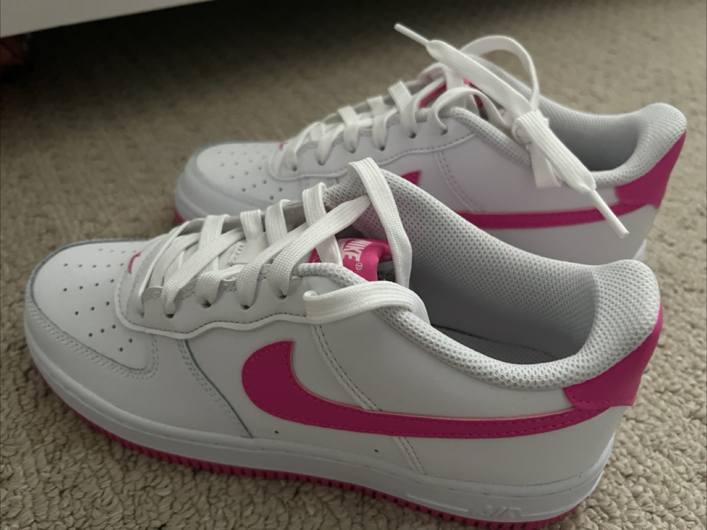 Nike Air Force 1 Low White Pink Sneakers