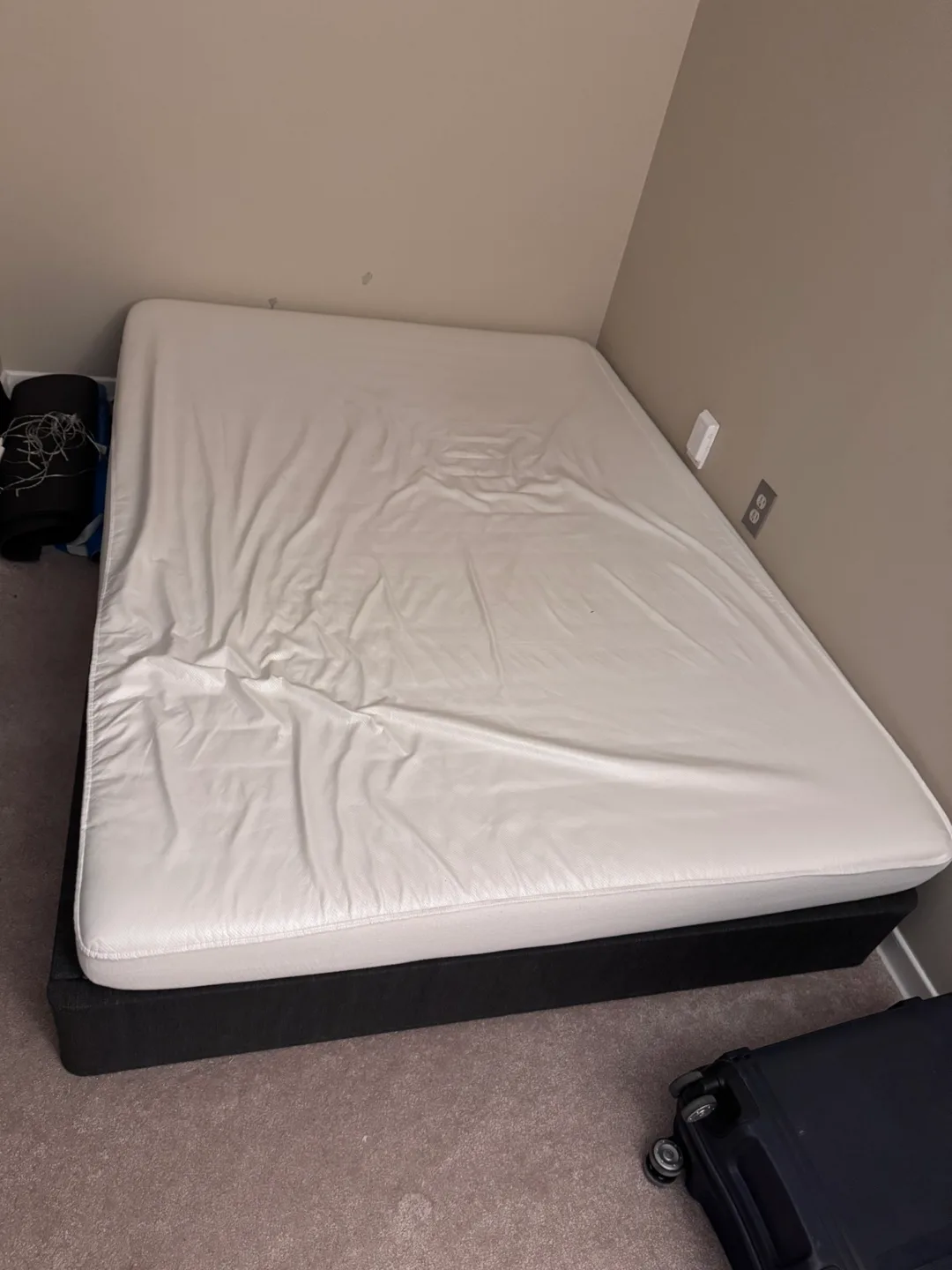 IKEA mattress with waterproof mattress protector from Casper thumbnail
