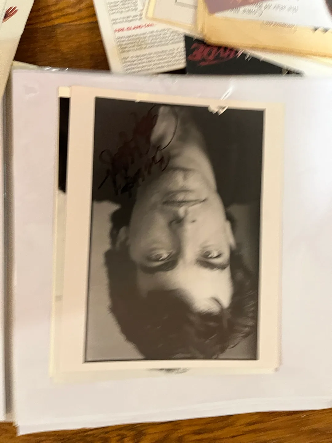 Signed Photograph image indicator(3)