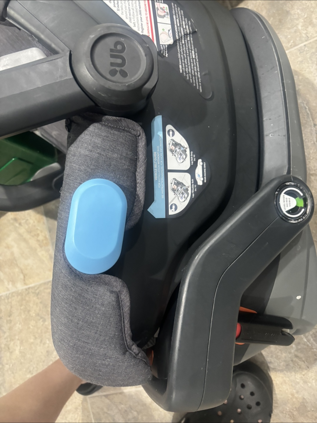 UPPAbaby MESA Infant Car Seat w/ base (read description) - photo 2